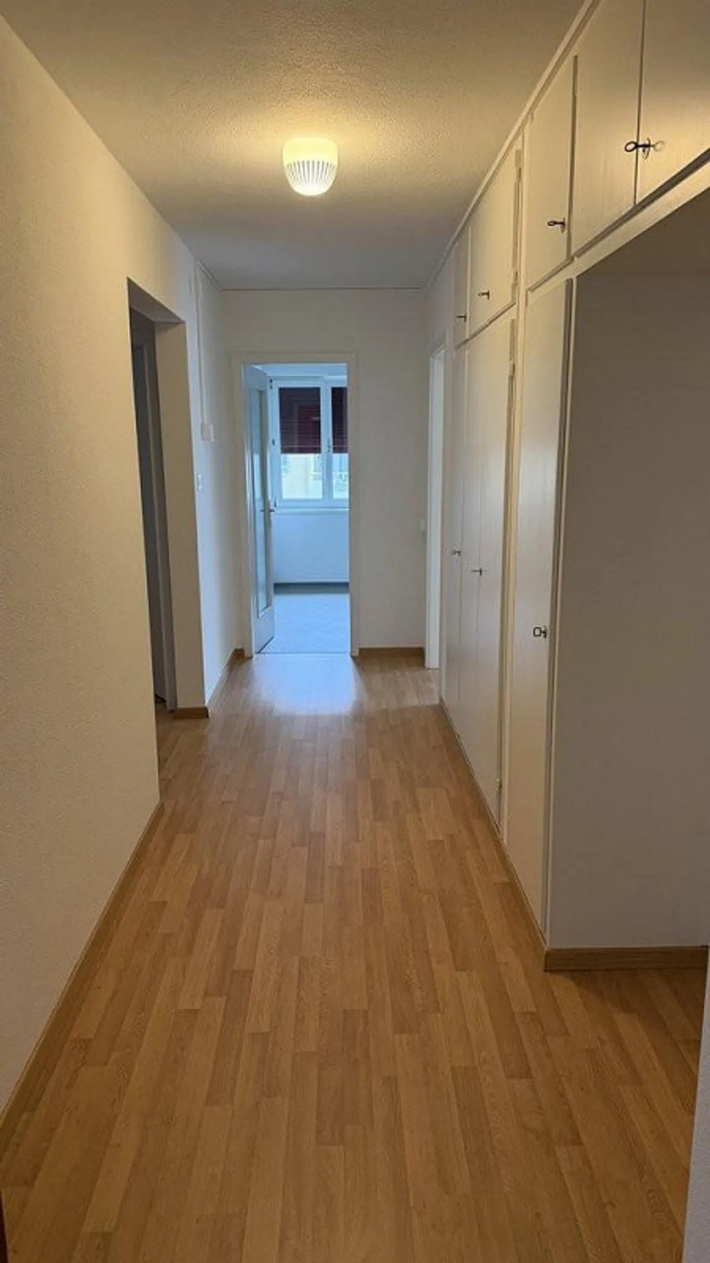 AFFITTARE SENZA DEPOSITO - Appartamento nel cuore di Bassersdorf - Foto 5 di 8