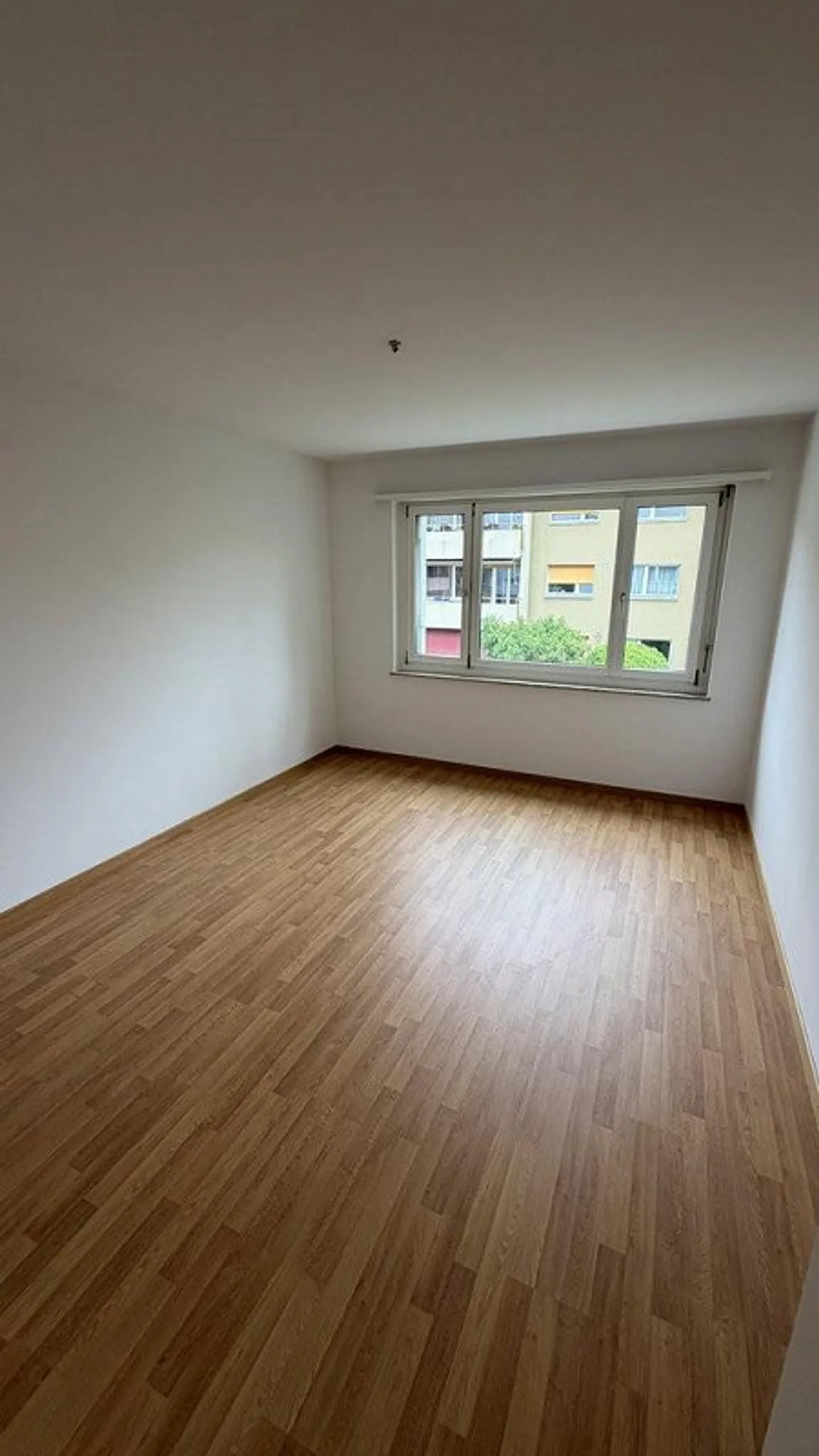 AFFITTARE SENZA DEPOSITO - Appartamento nel cuore di Bassersdorf - Foto 6 di 8