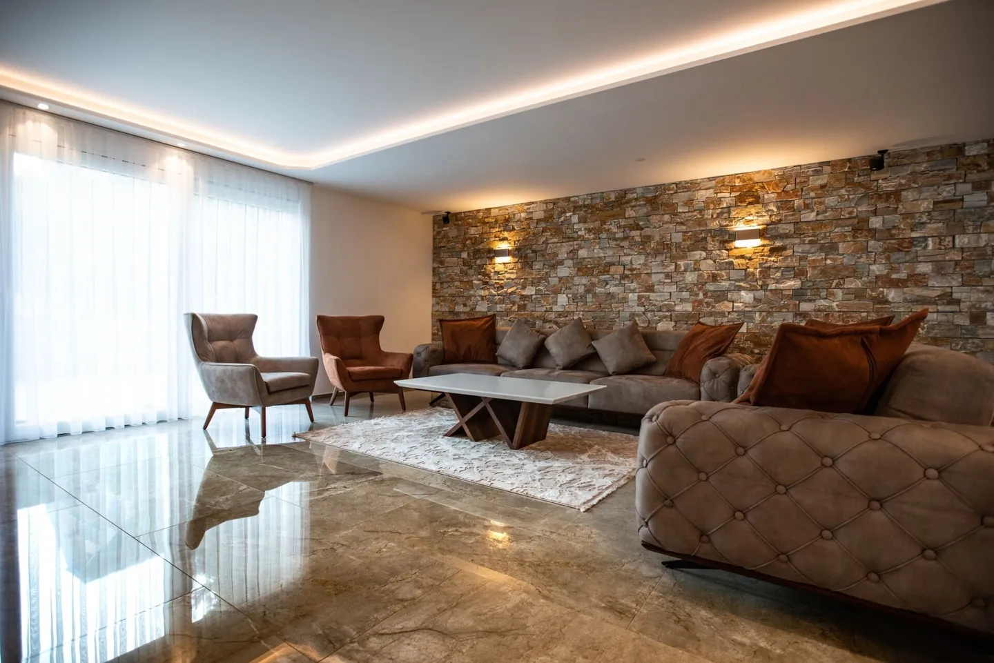 5.5 Room Apartment - Luxurious Gem - Photo 6 of 10