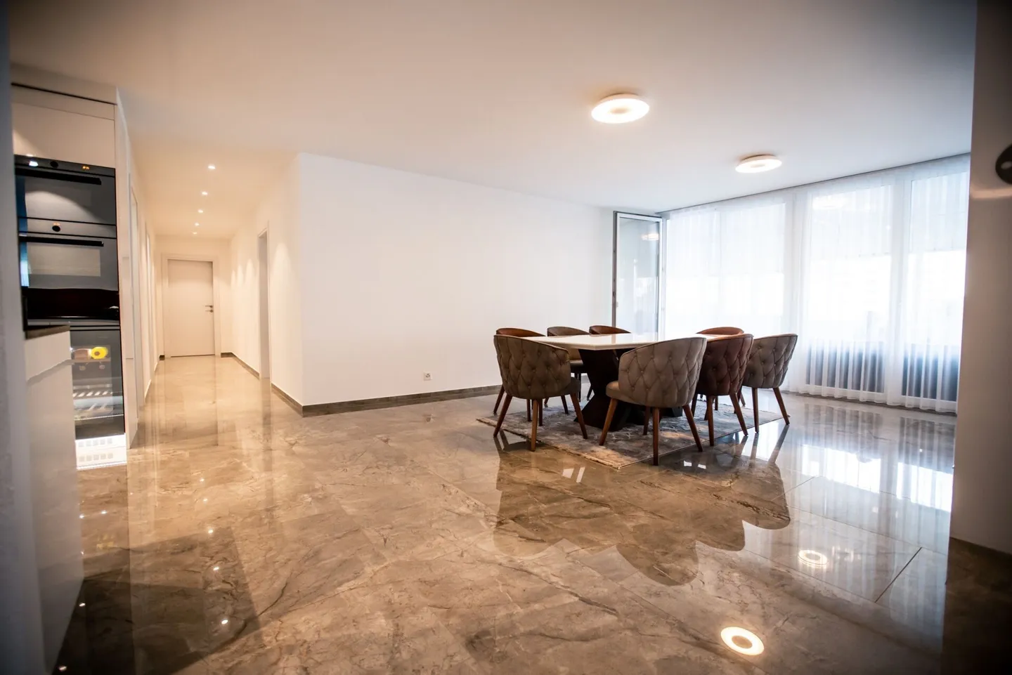 5.5 Room Apartment - Luxurious Gem - Photo 2 of 10