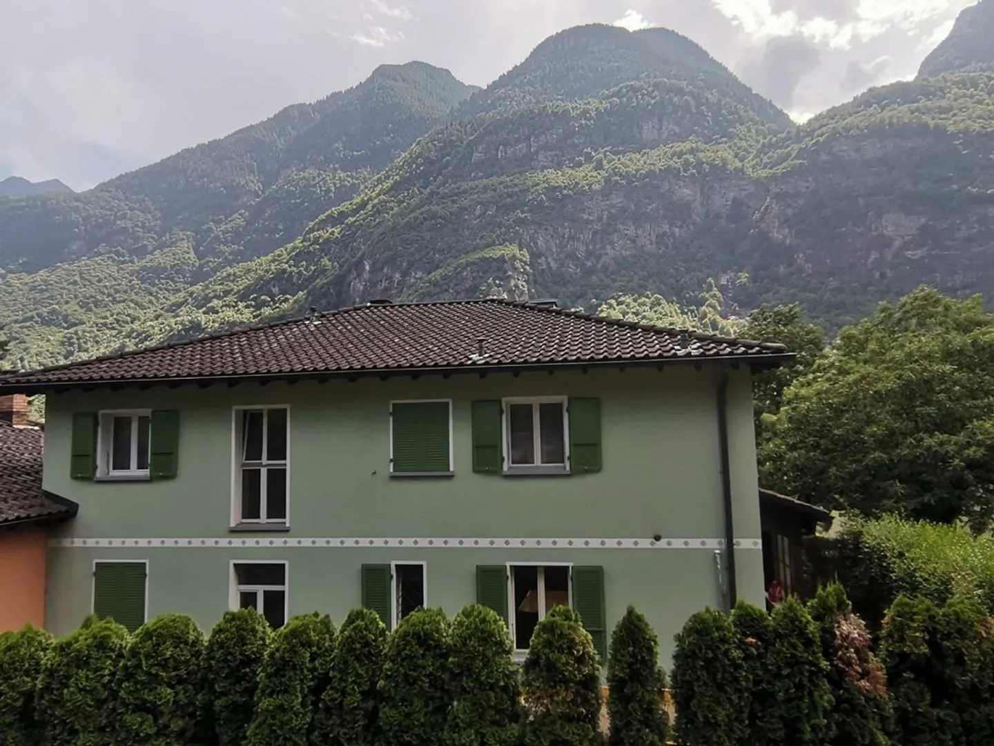 Casa a 2 livelli con giardino in posizione molto soleggiata e tranquilla con bella vista - Foto 13 di 20