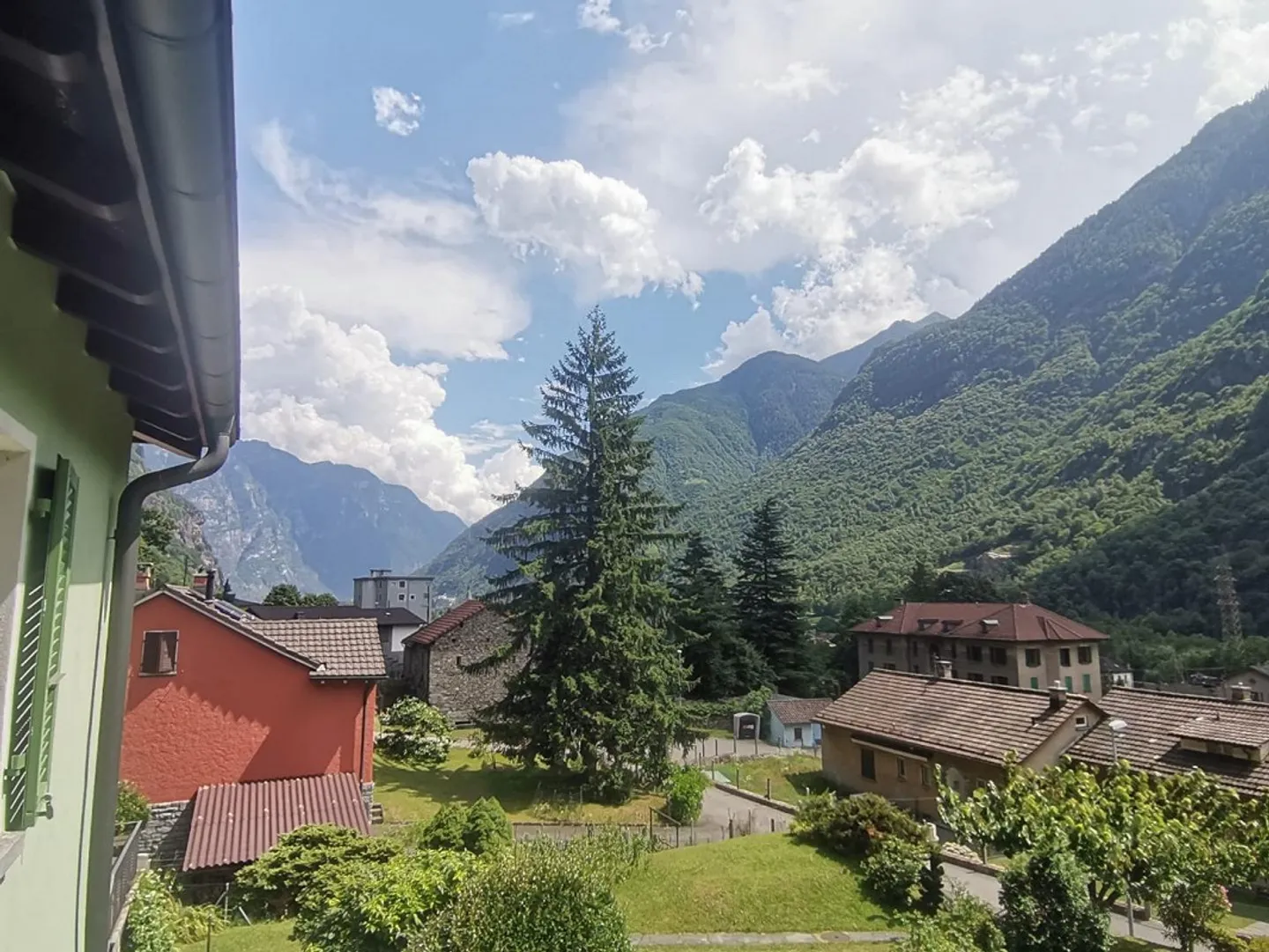 Casa a 2 livelli con giardino in posizione molto soleggiata e tranquilla con bella vista - Foto 16 di 20