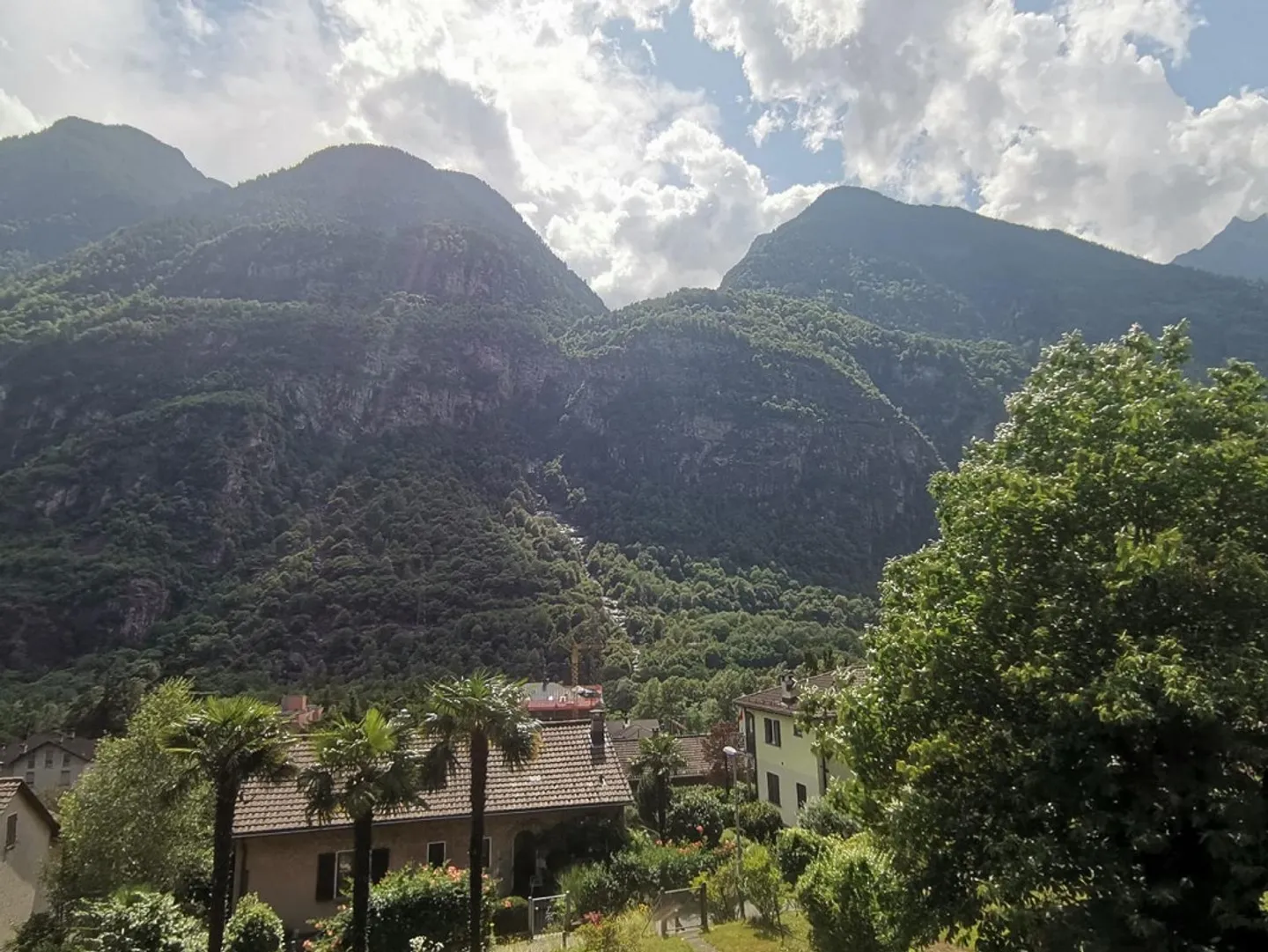 Casa a 2 livelli con giardino in posizione molto soleggiata e tranquilla con bella vista - Foto 17 di 20