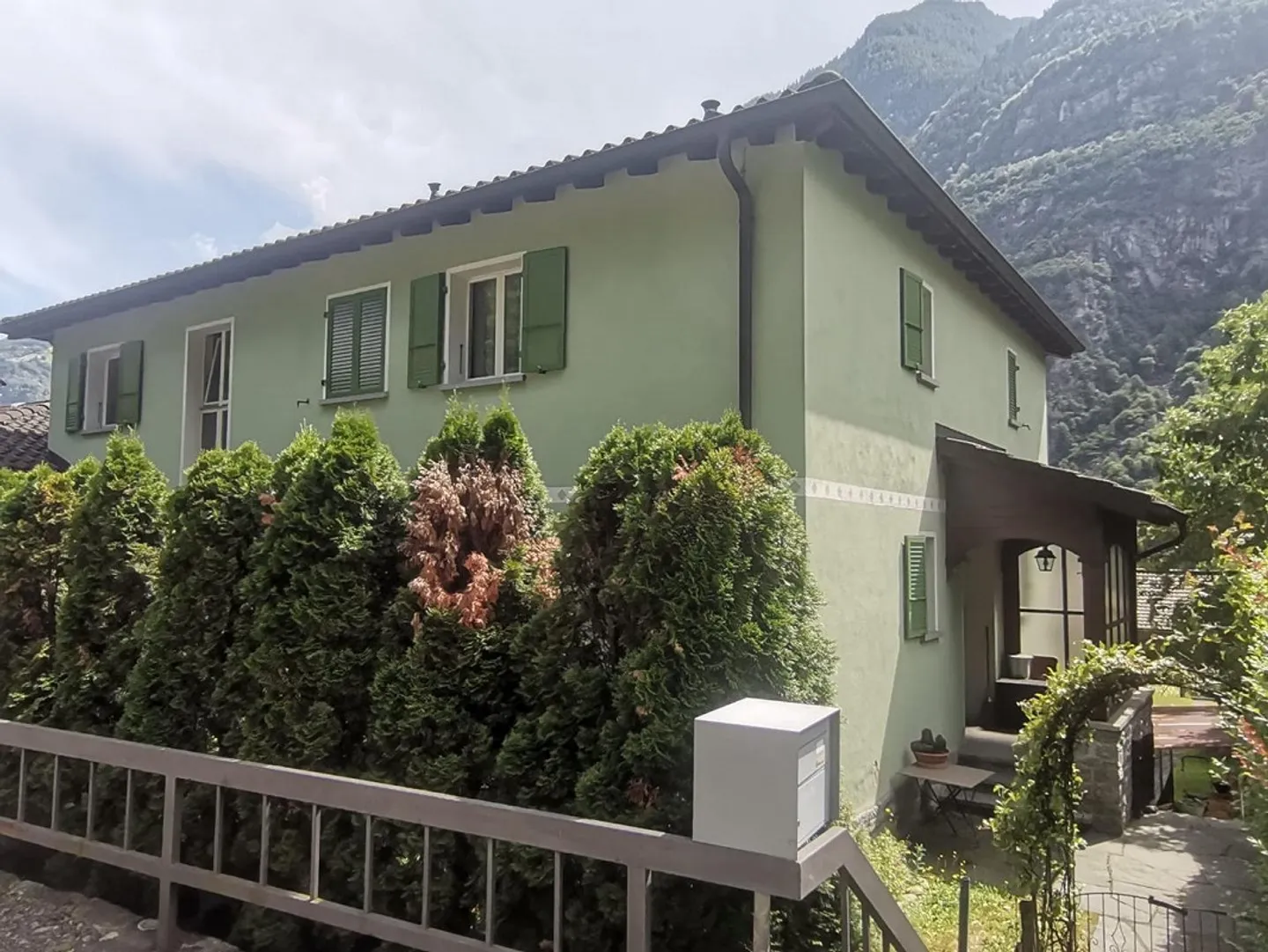 Casa a 2 livelli con giardino in posizione molto soleggiata e tranquilla con bella vista - Foto 14 di 20
