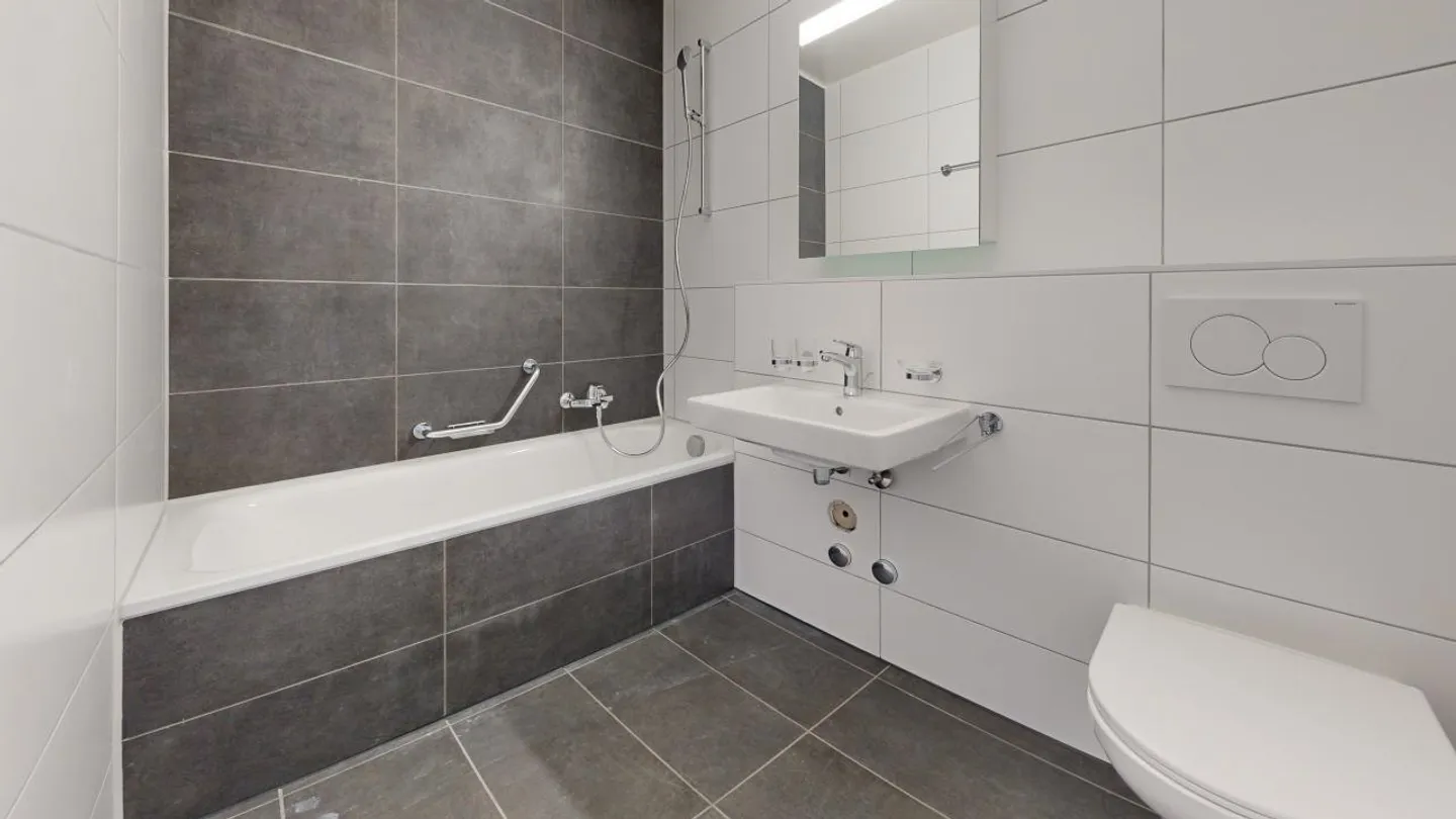 Appartement rénové avec balcon - Photo 4 sur 4