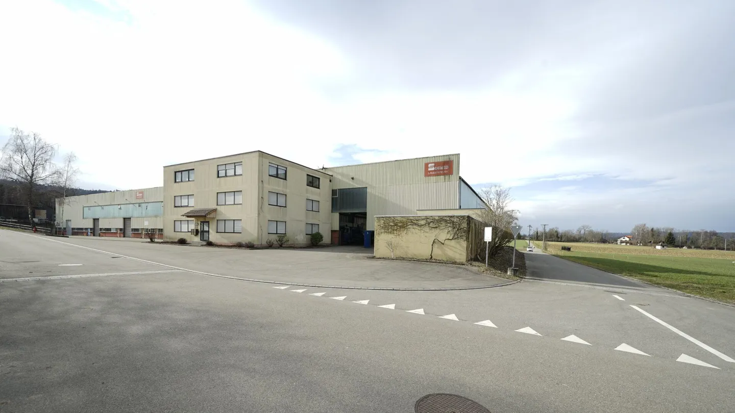 Super Opportunity: Affordable Commercial Hall - Photo 1 of 3