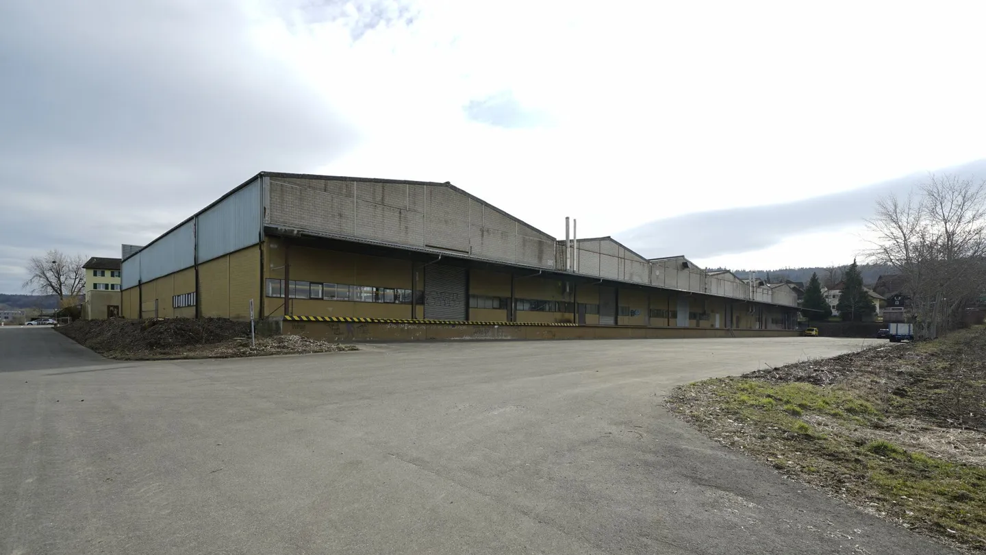 Super Opportunity: Affordable Commercial Hall - Photo 2 of 3