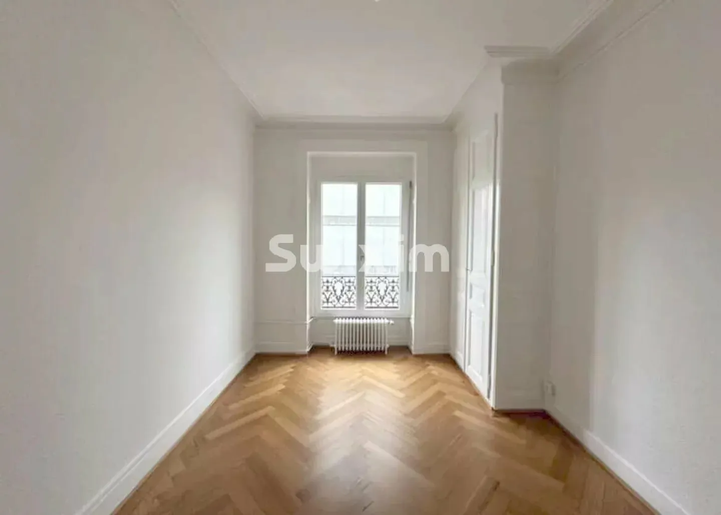Geräumige 5-Zimmer-Wohnung in einem prestigeträchtigen historischen Gebäude - Foto 2 von 7