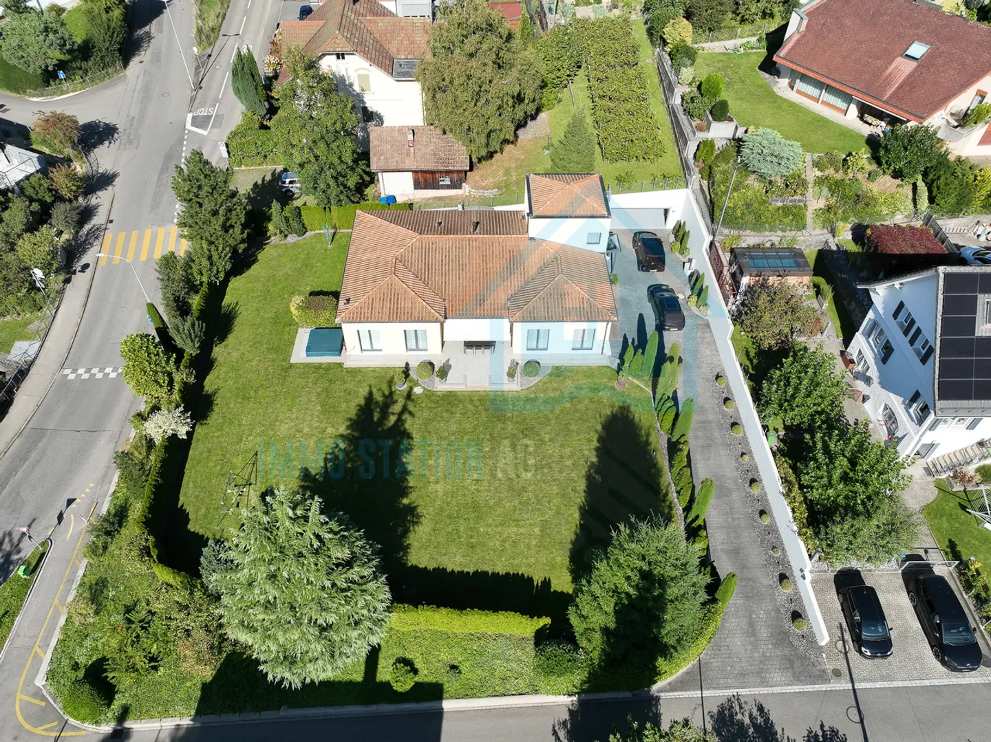 Casa unifamiliare esclusiva con architettura moderna e comfort - Foto 1 di 14