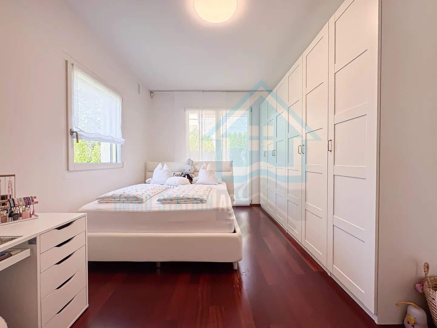 Casa unifamiliare esclusiva con architettura moderna e comfort - Foto 7 di 14
