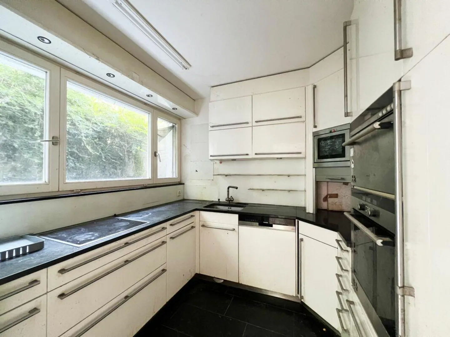 Familienhaus an begehrter Hanglage mit traumhafter Fernsicht in Nussbaumen - Foto 7 von 11