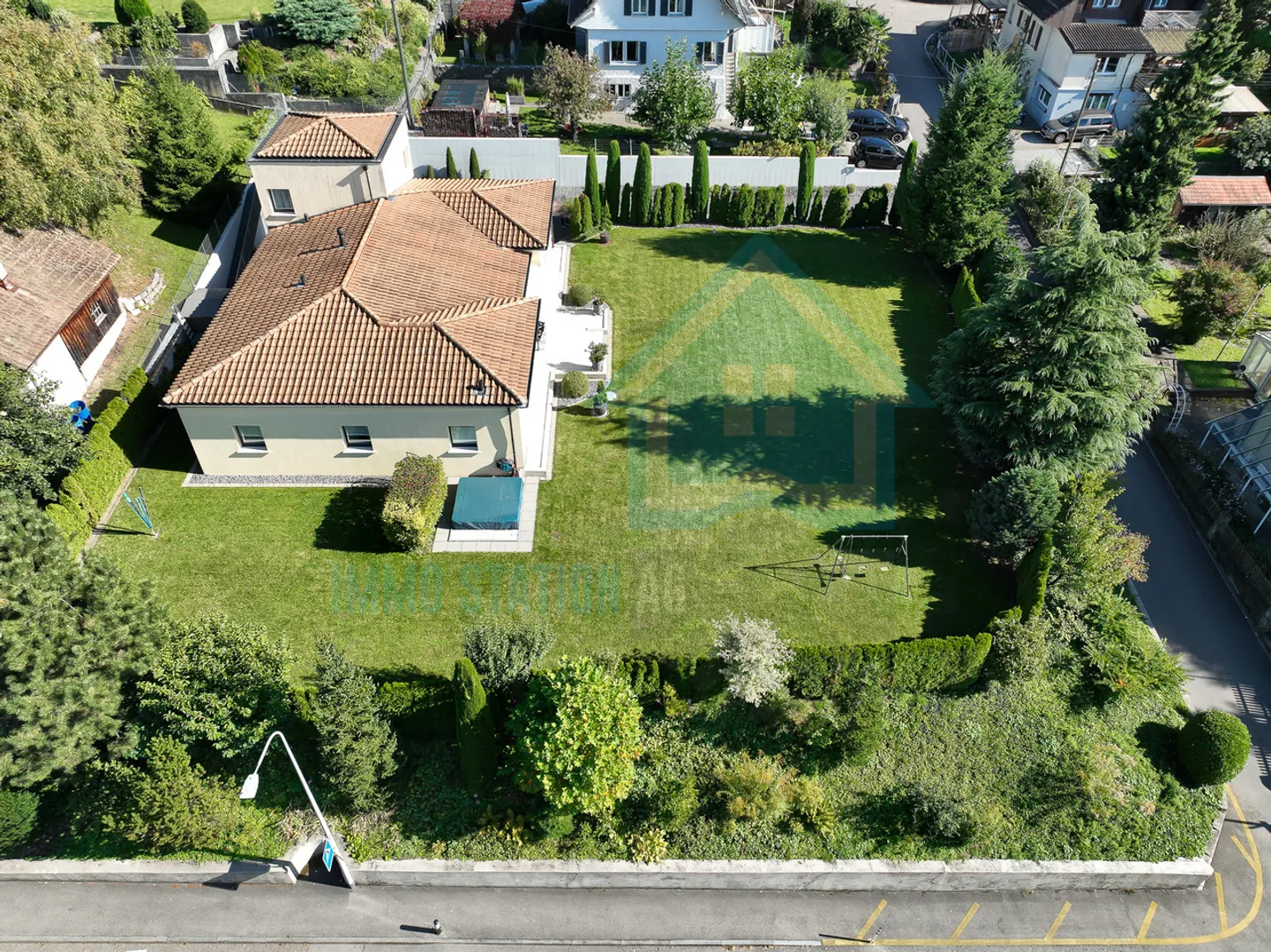 Casa unifamiliare esclusiva con architettura moderna e comfort - Foto 12 di 14