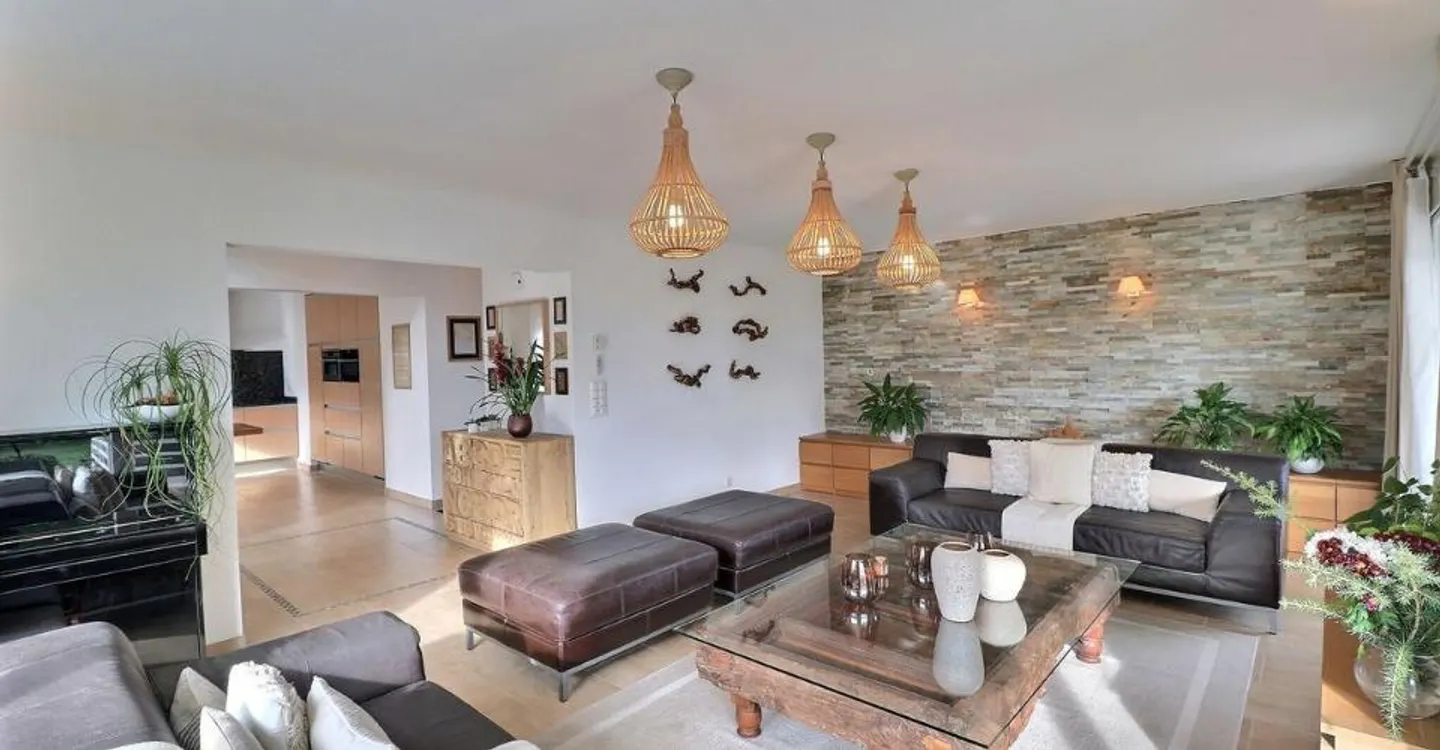 BEAUTIFUL INDIVIDUAL VILLA WITH 5.5 ROOMS AND A VERY NICE VIEW IN A QUIET RESIDENTIAL AREA - Photo 7 of 11