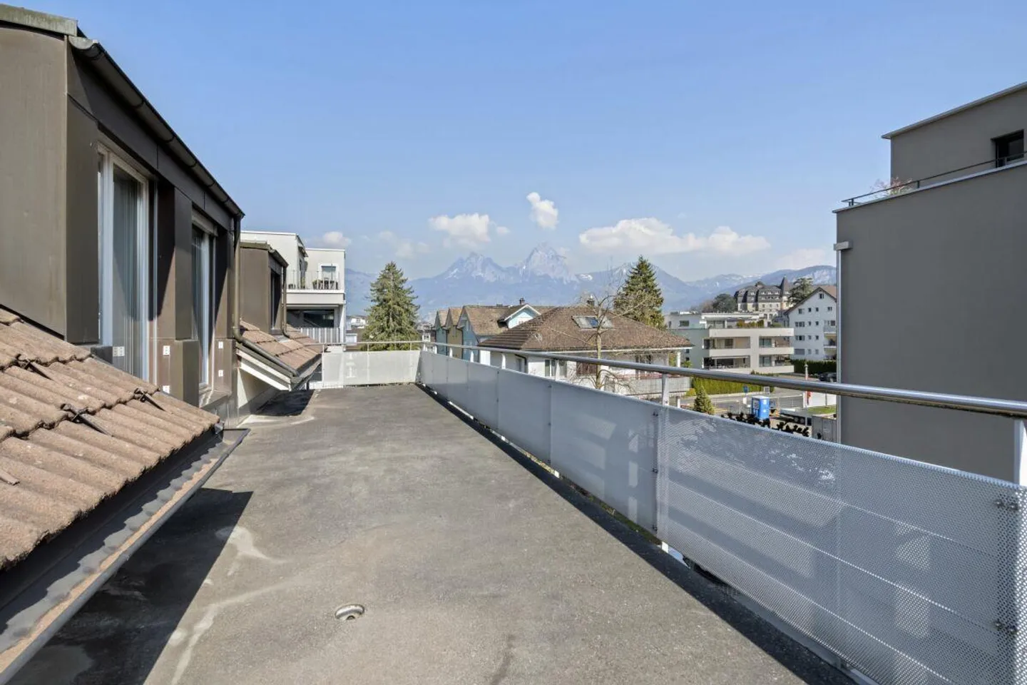 Central Living Dream with Plenty of Space - Photo 10 of 12