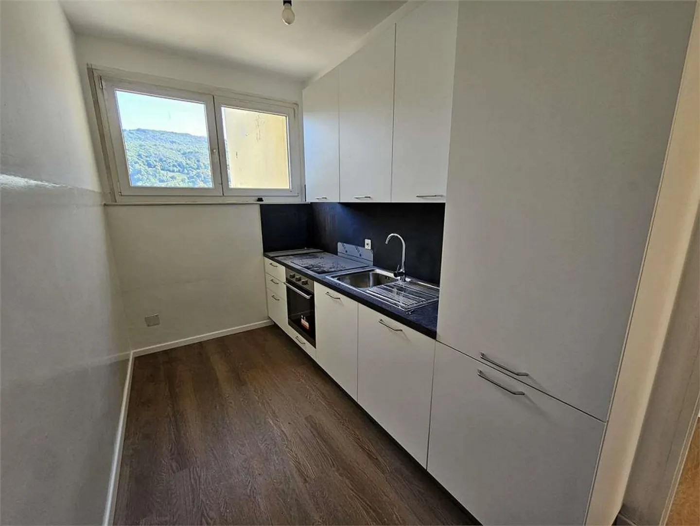 Chiasso, in affitto molto buona appartamento 3.5 stanze con balcone - Foto 4 di 8