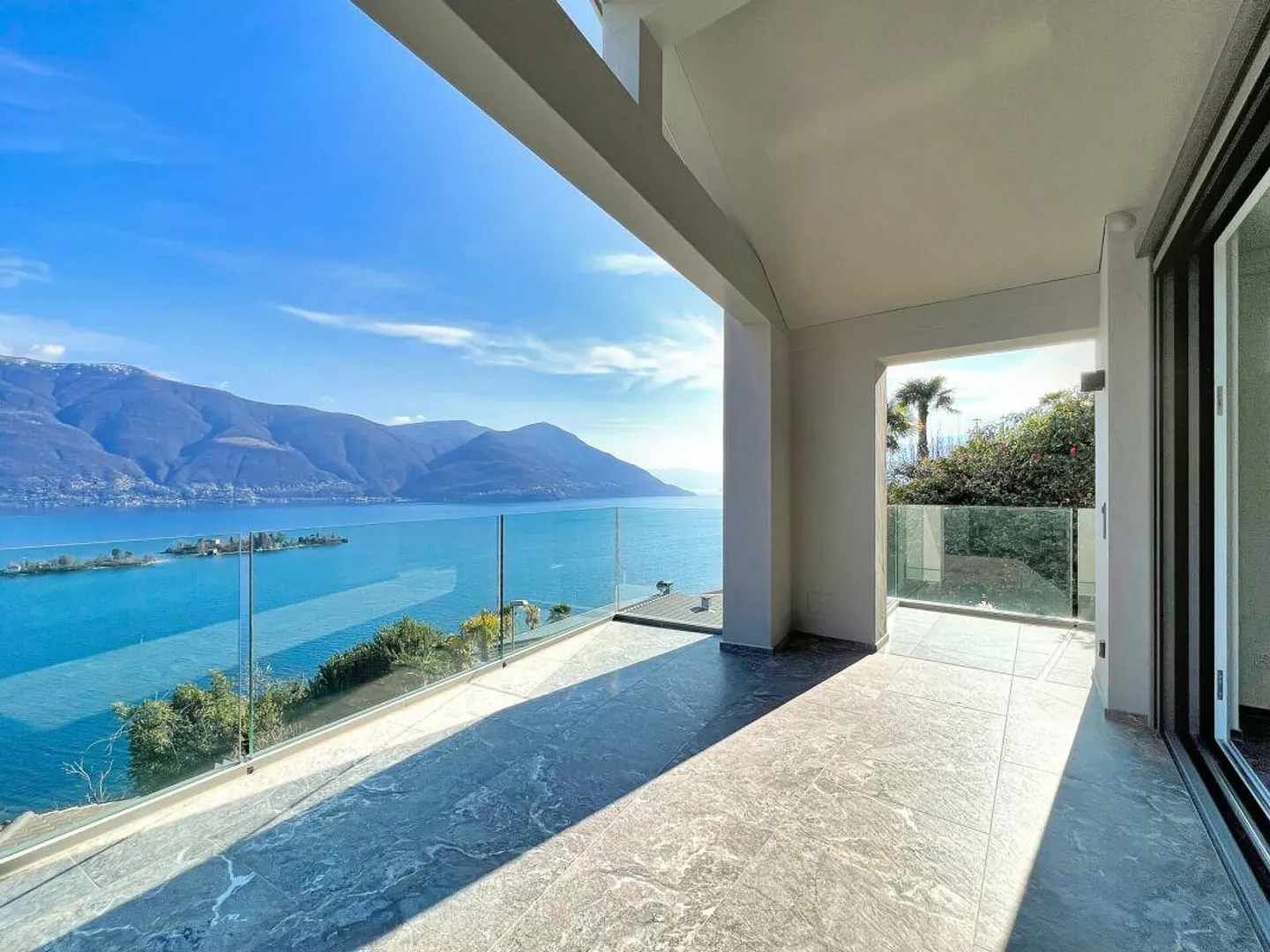 Ronco sopra Ascona - Modernes Tessiner-Haus - Foto 1 von 9