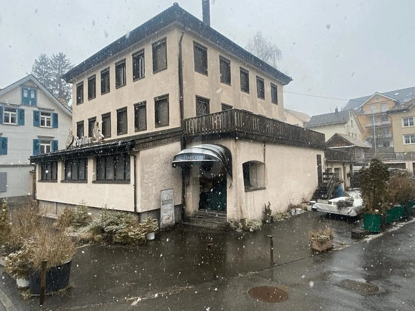 Residential building with 11 rooms - Photo 1 of 5