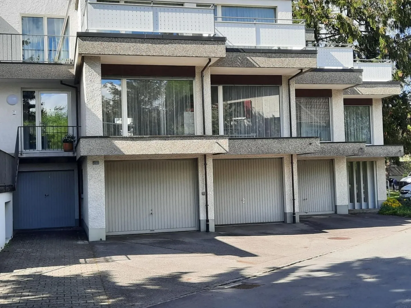 Vivere e lavorare in un quartiere tranquillo - Foto 1 di 10