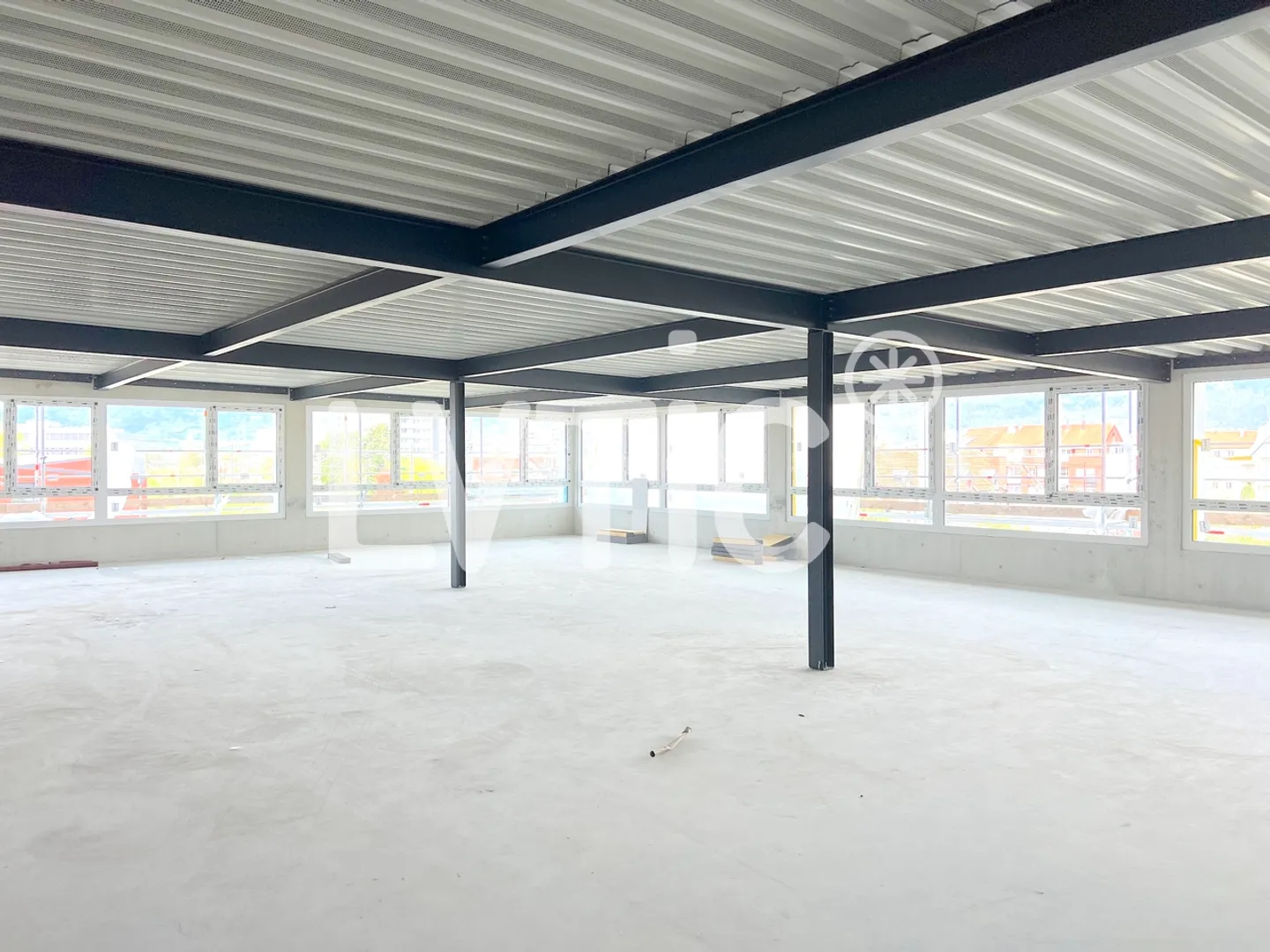 Laboratorio, deposito, uffici di 2.350 m2 divisibili in affitto a Yverdon - Foto 5 di 6