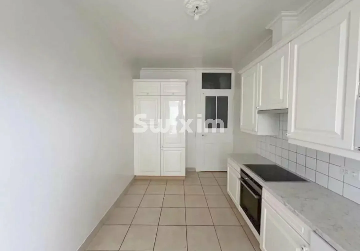 Geräumige 5-Zimmer-Wohnung in einem prestigeträchtigen historischen Gebäude - Foto 5 von 7