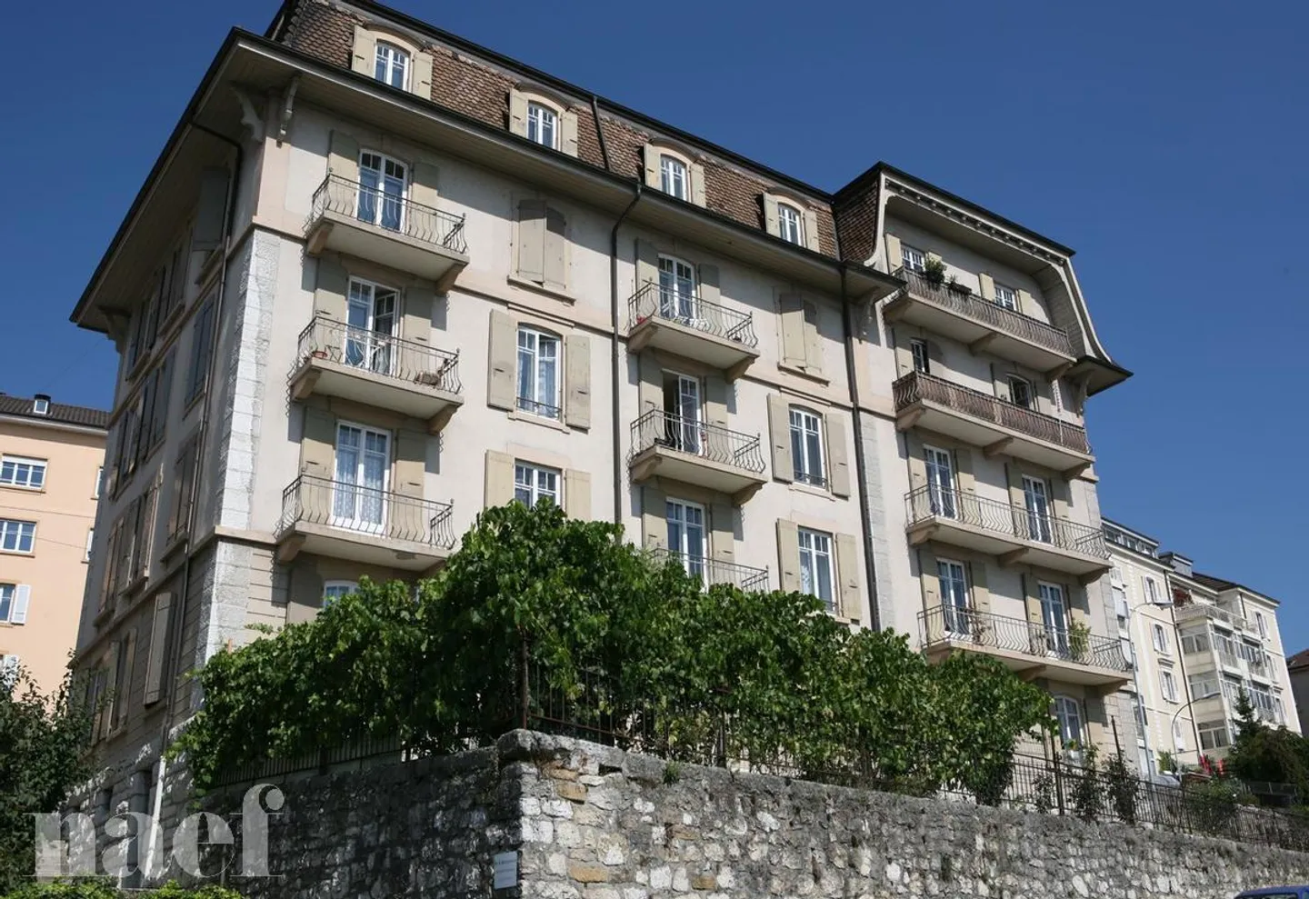 Près de la gare de Neuchâtel et des transports en commun - Photo 1 sur 8