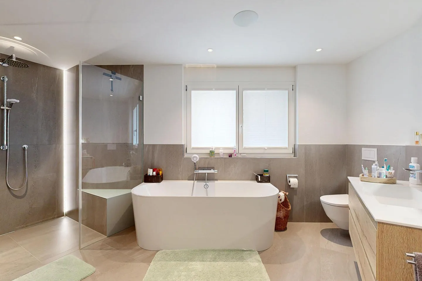 Condominium moderne de 4,5 pièces avec belle vue - Photo 7 sur 9