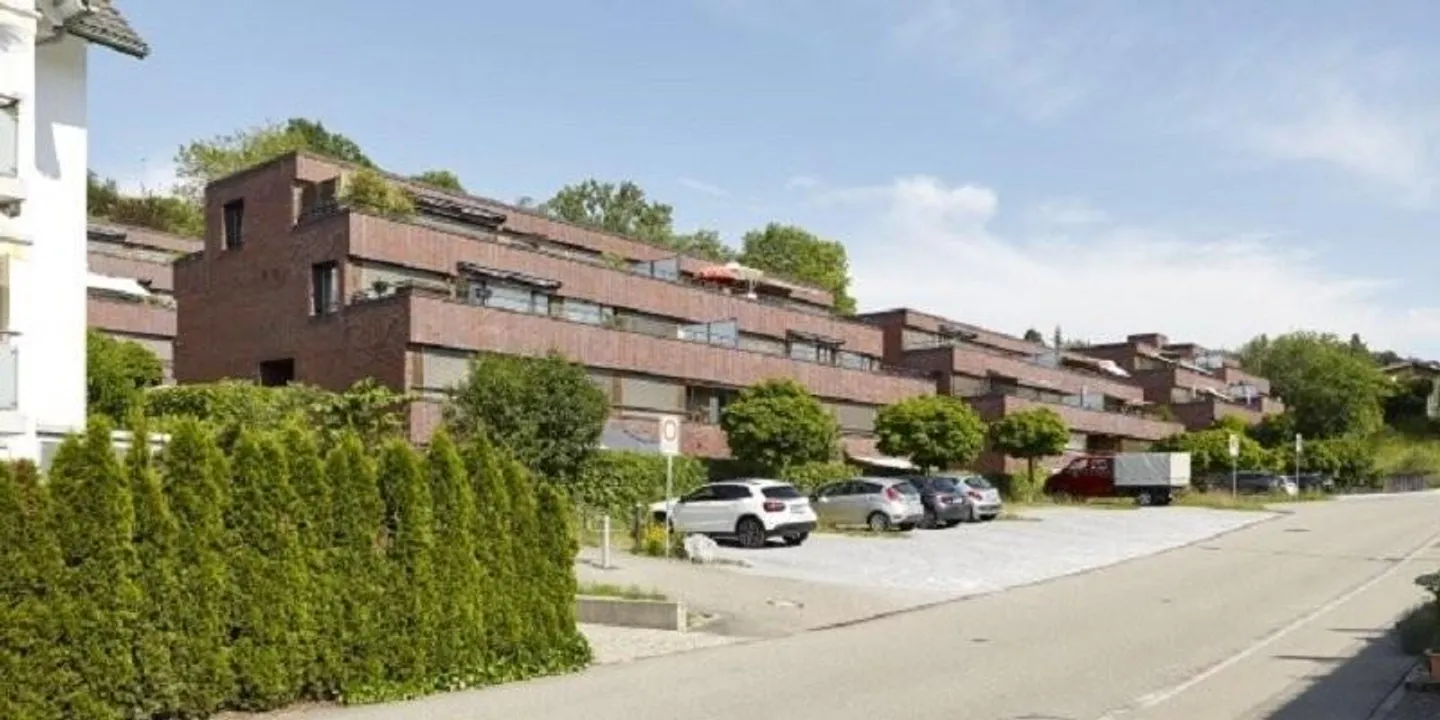 RENT WITHOUT DEPOSIT - Tax-friendly living at the gates of Zurich - Photo 1 of 8