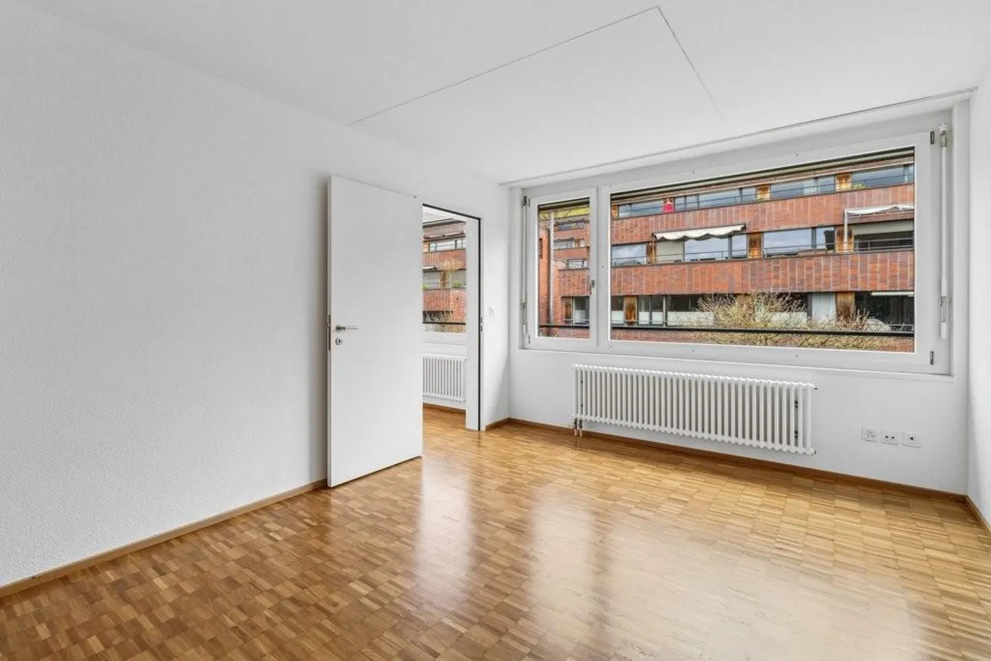 RENT WITHOUT DEPOSIT - Tax-friendly living at the gates of Zurich - Photo 6 of 8