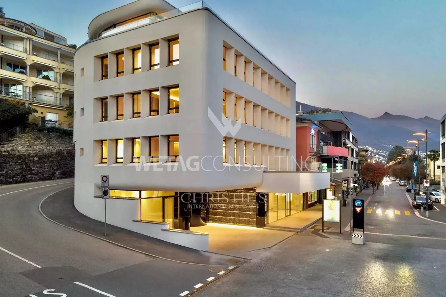 Appartamento moderno e di alta qualità di 3,5 locali con terrazza ad Ascona in vendita - Foto 1 di 10