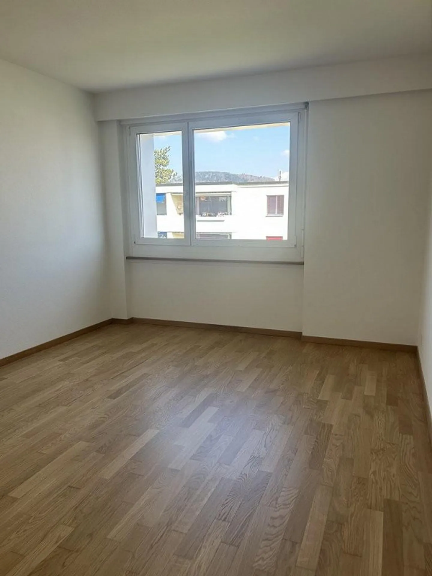 Appartement rénové et abordable près de la gare - Photo 5 sur 12