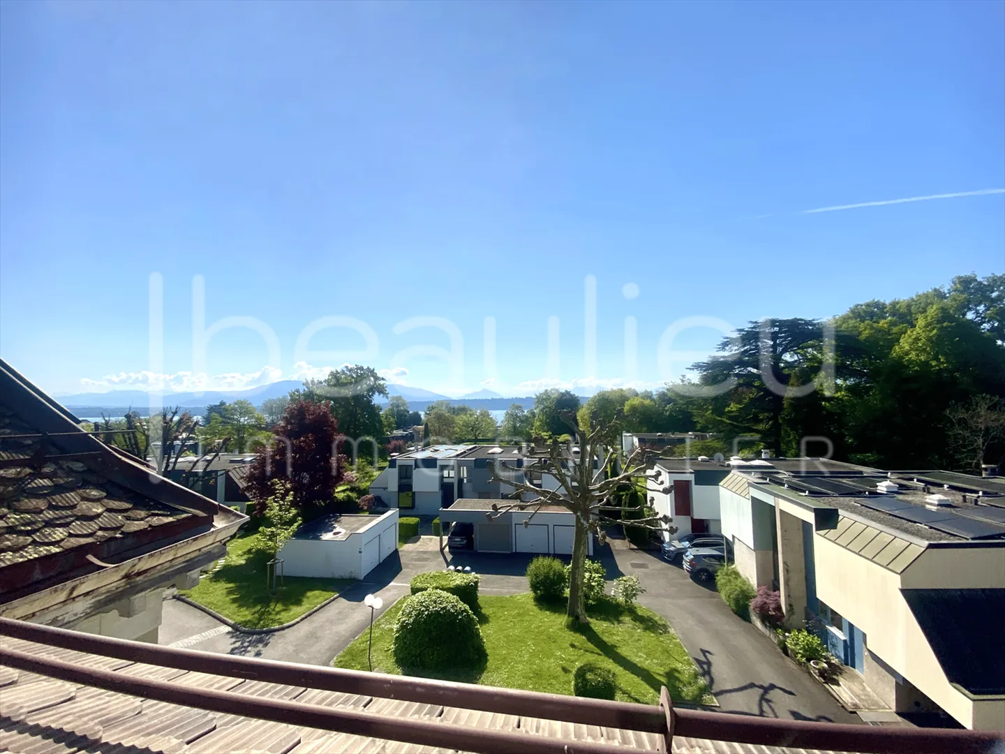 Bel appartement rénové avec vue sur le lac ! - Photo 6 sur 13