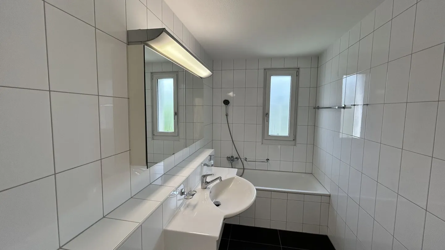 Bellissima Casa Familiare Semi-Indipendente - Foto 12 di 33