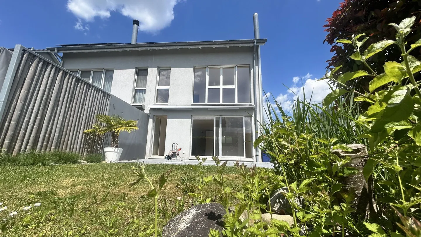 Bellissima Casa Familiare Semi-Indipendente - Foto 22 di 33