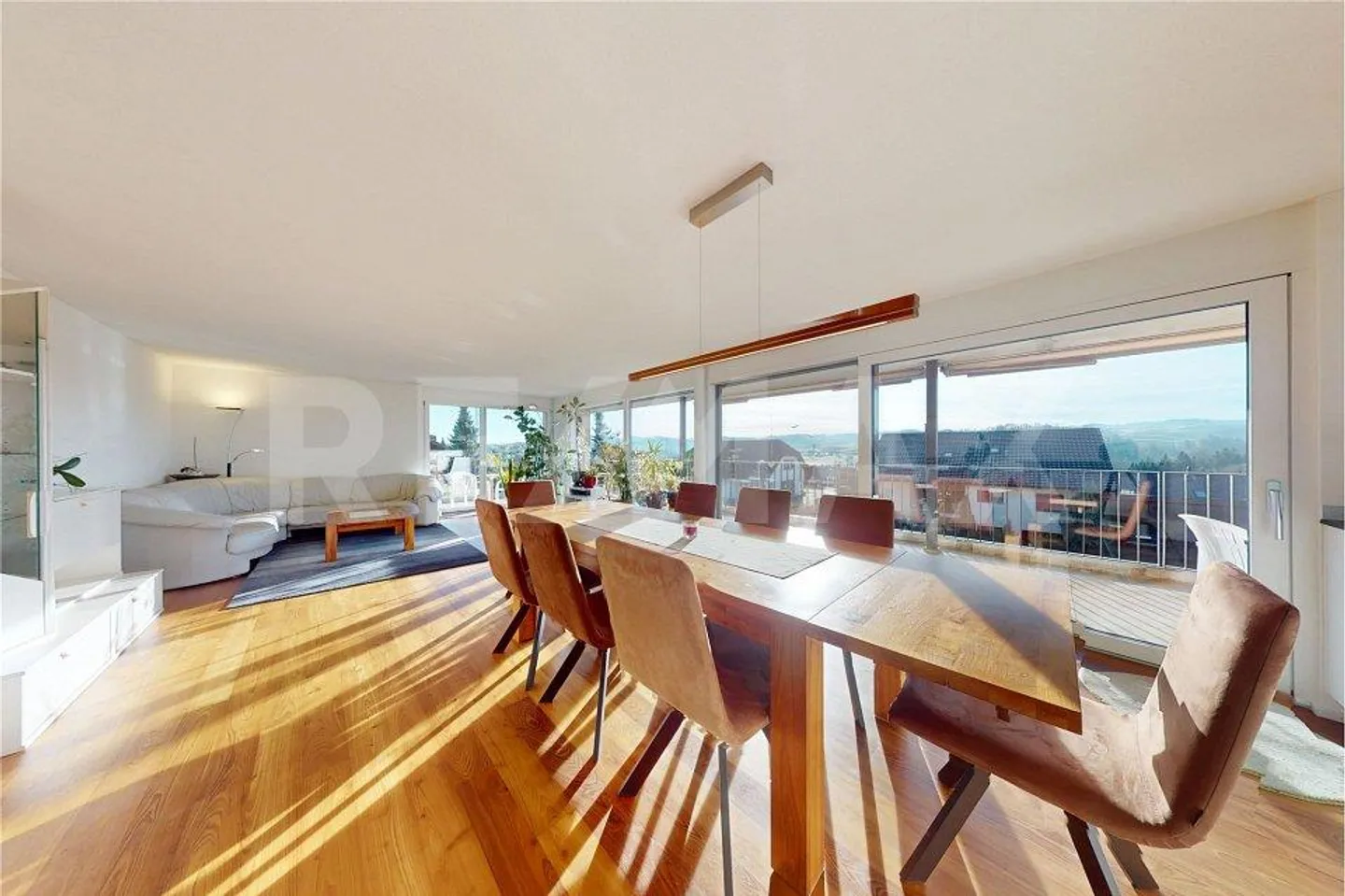 Appartement 4½ pièces de rêve avec balcon panoramique - Photo 3 sur 13