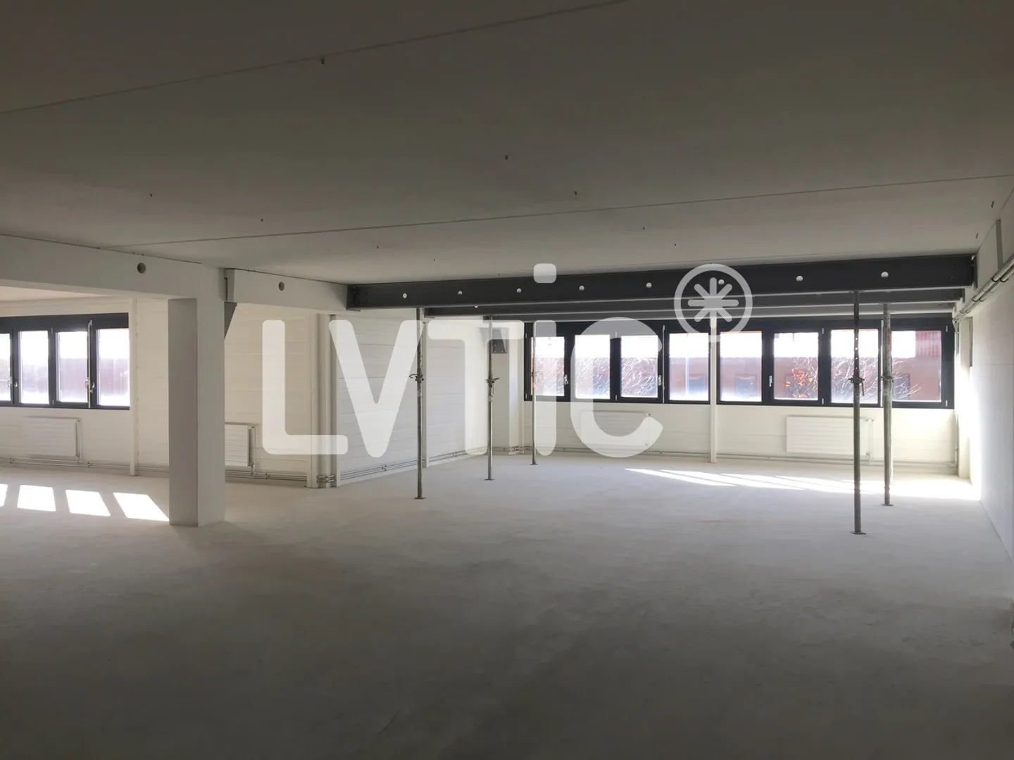 250 m2 Offices to rent in Nyon - Photo 1 of 7