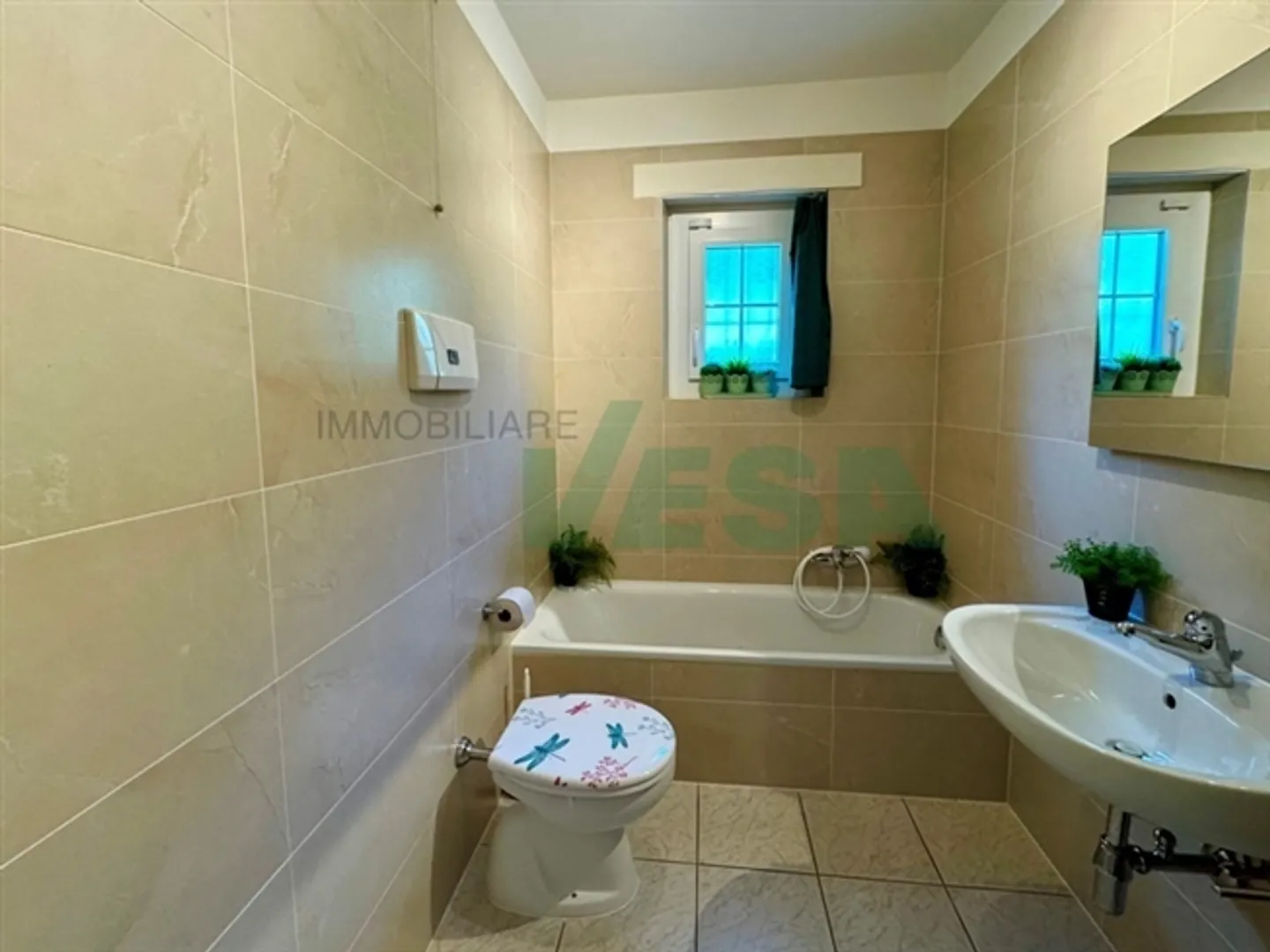 Maison individuelle confortable de plain-pied avec grand jardin - Photo 12 sur 13