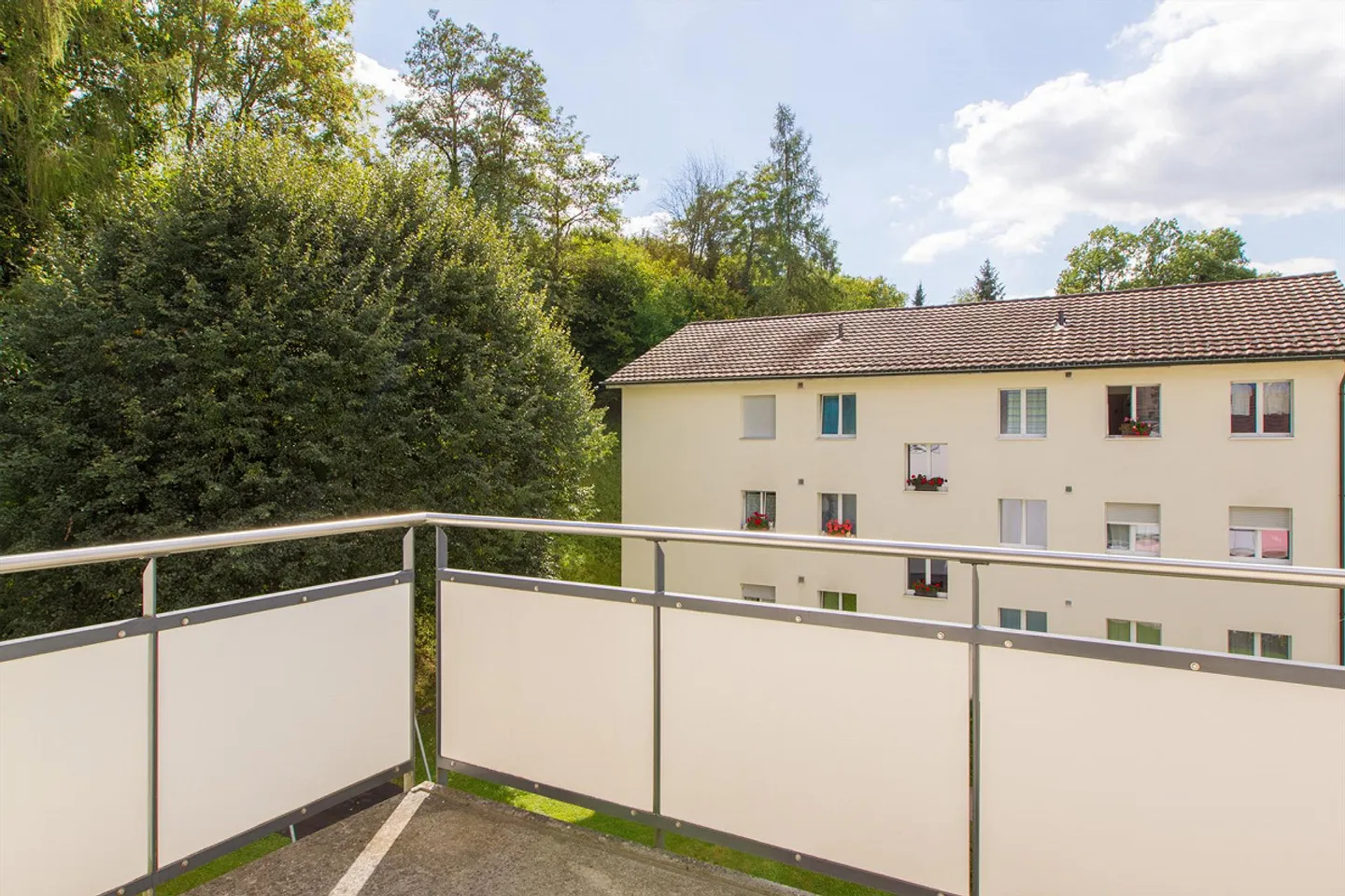 Emplacement calme mais central - Photo 6 sur 7