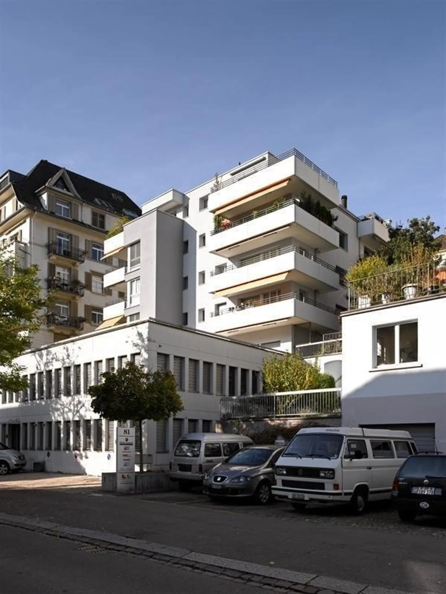 RENT WITHOUT DEPOSIT - Living above Hegibachplatz - Photo 1 of 4