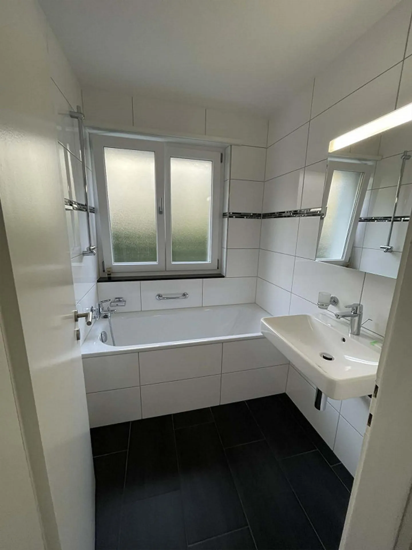 Furnished Apartment - Photo 10 of 11