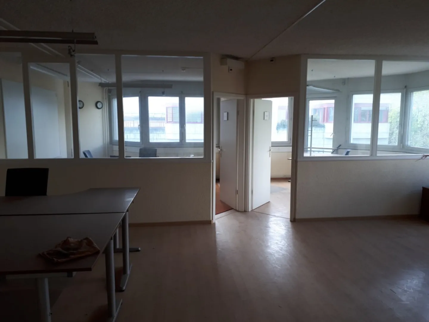 Modular office to renovate - Photo 2 of 4