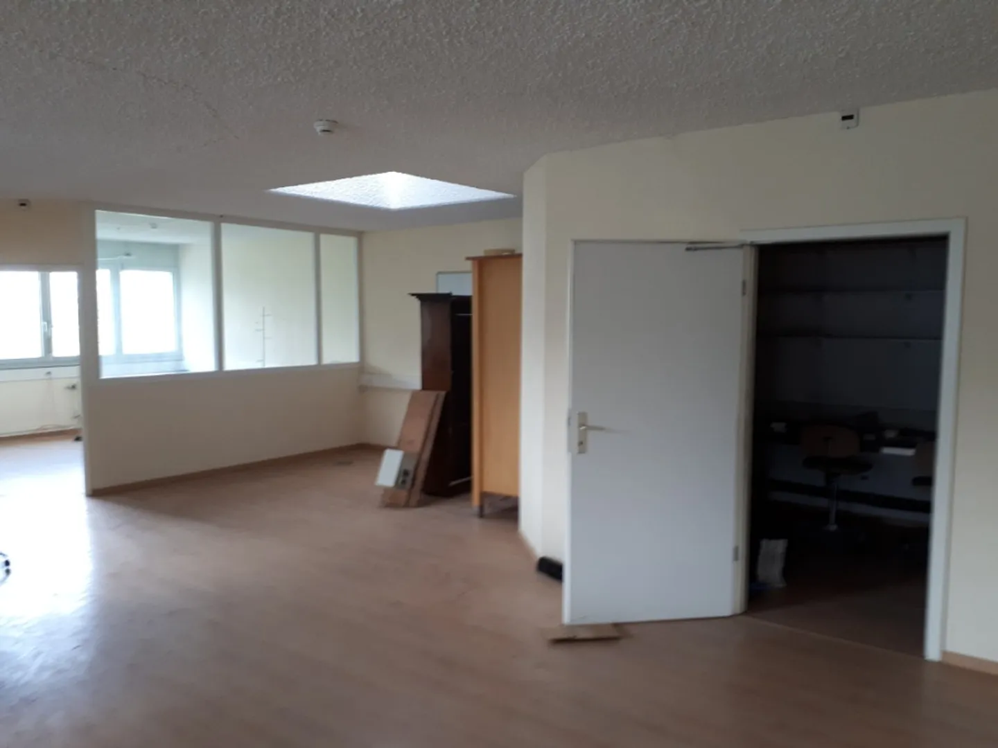 Modular office to renovate - Photo 3 of 4