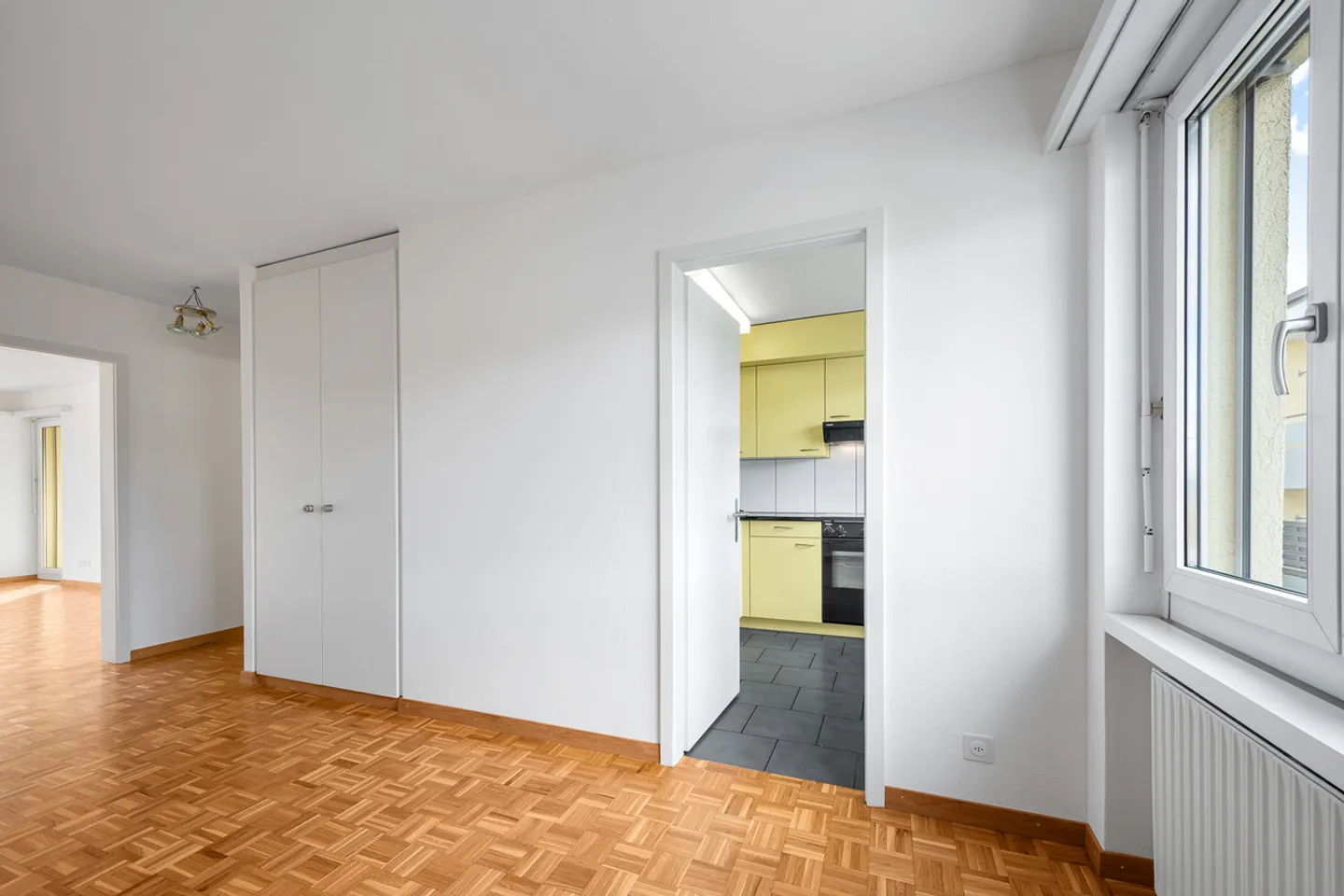 Ihr neues Zuhause an erhöhter Wohnlage in Richterswil! - Foto 2 von 7