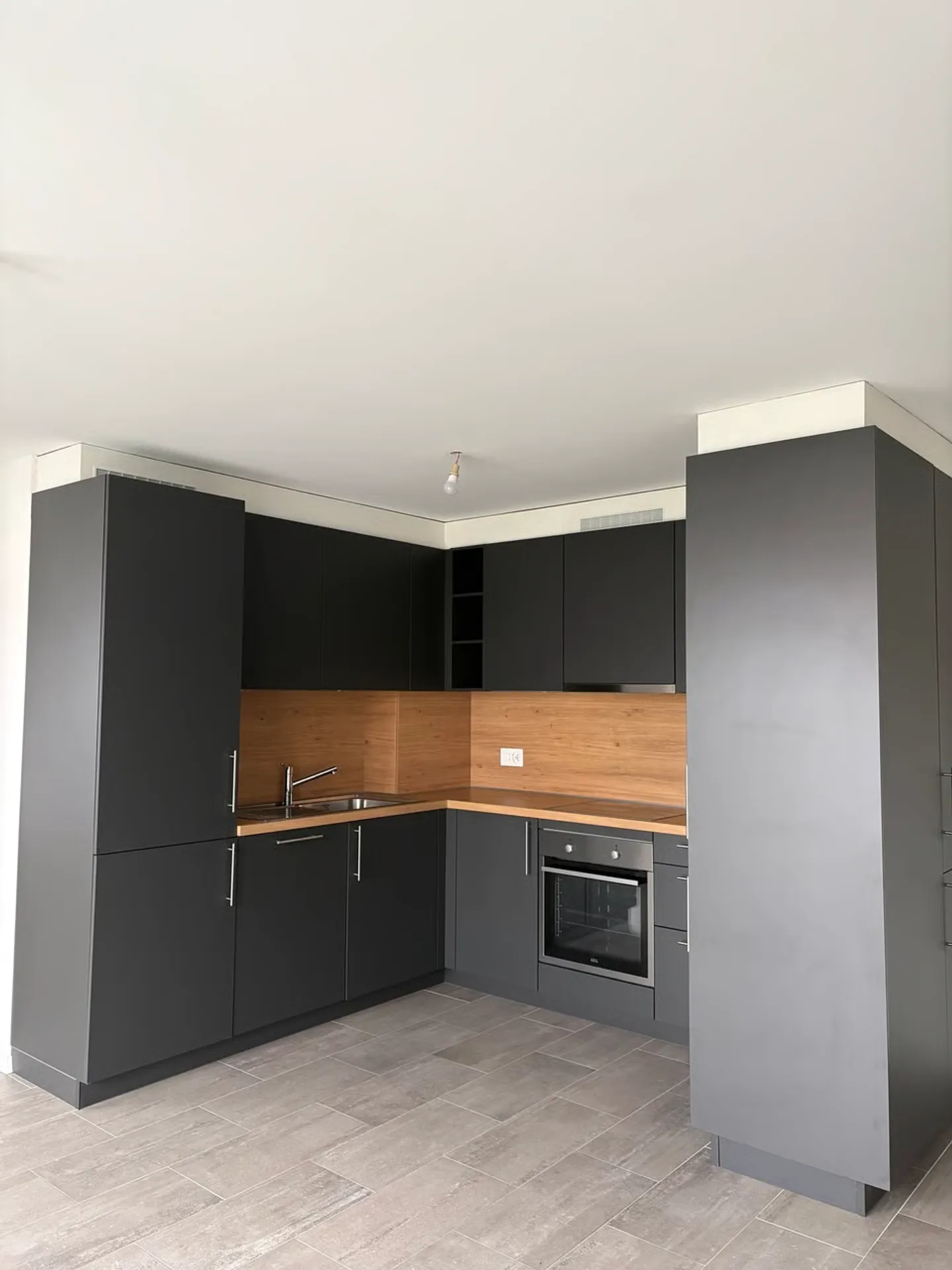 Magnificent 2.5 rooms for rent - Photo 3 of 5
