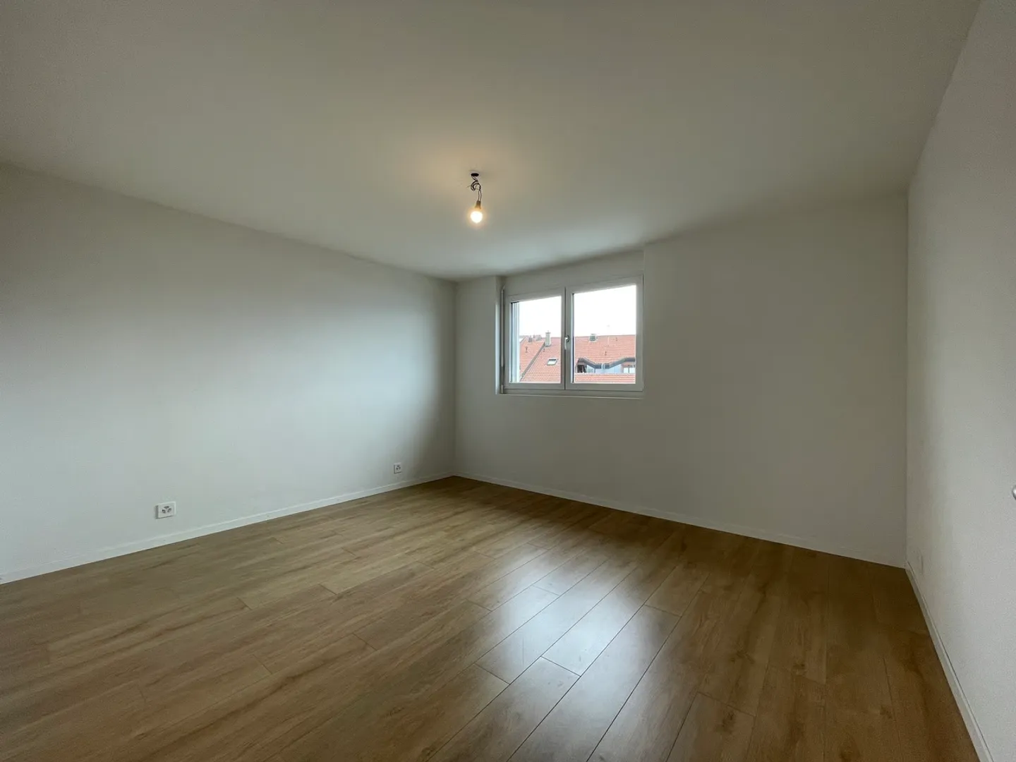 Magnificent 2.5 rooms for rent - Photo 4 of 5