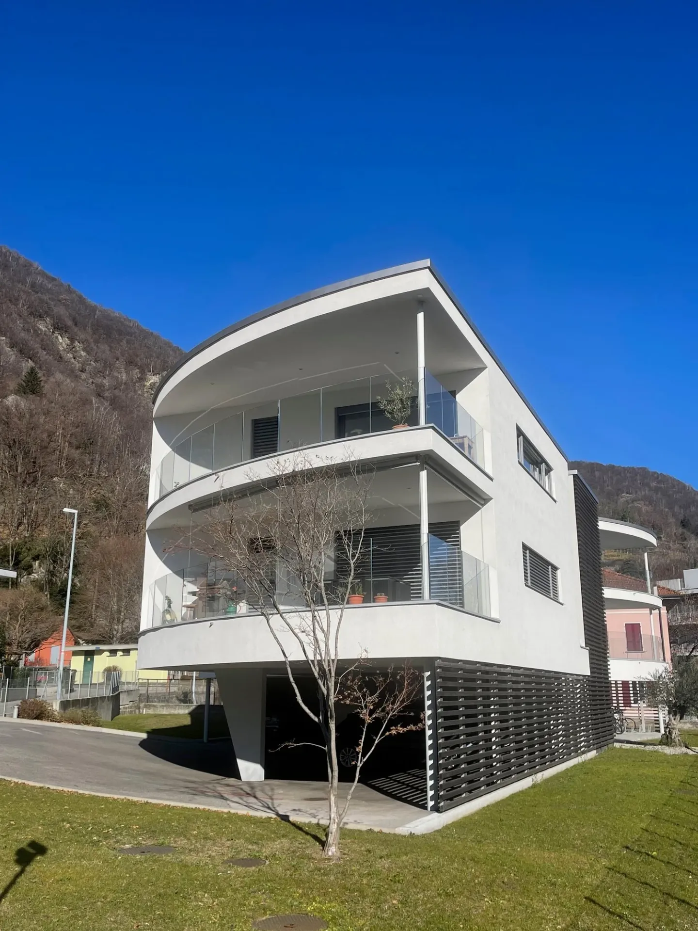 Appartamento moderno a Carasso - Foto 1 di 22