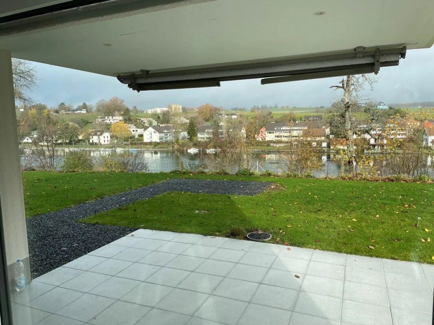 Spacious 3.5-room apartment with stunning location by the Rhine - Photo 5 of 7