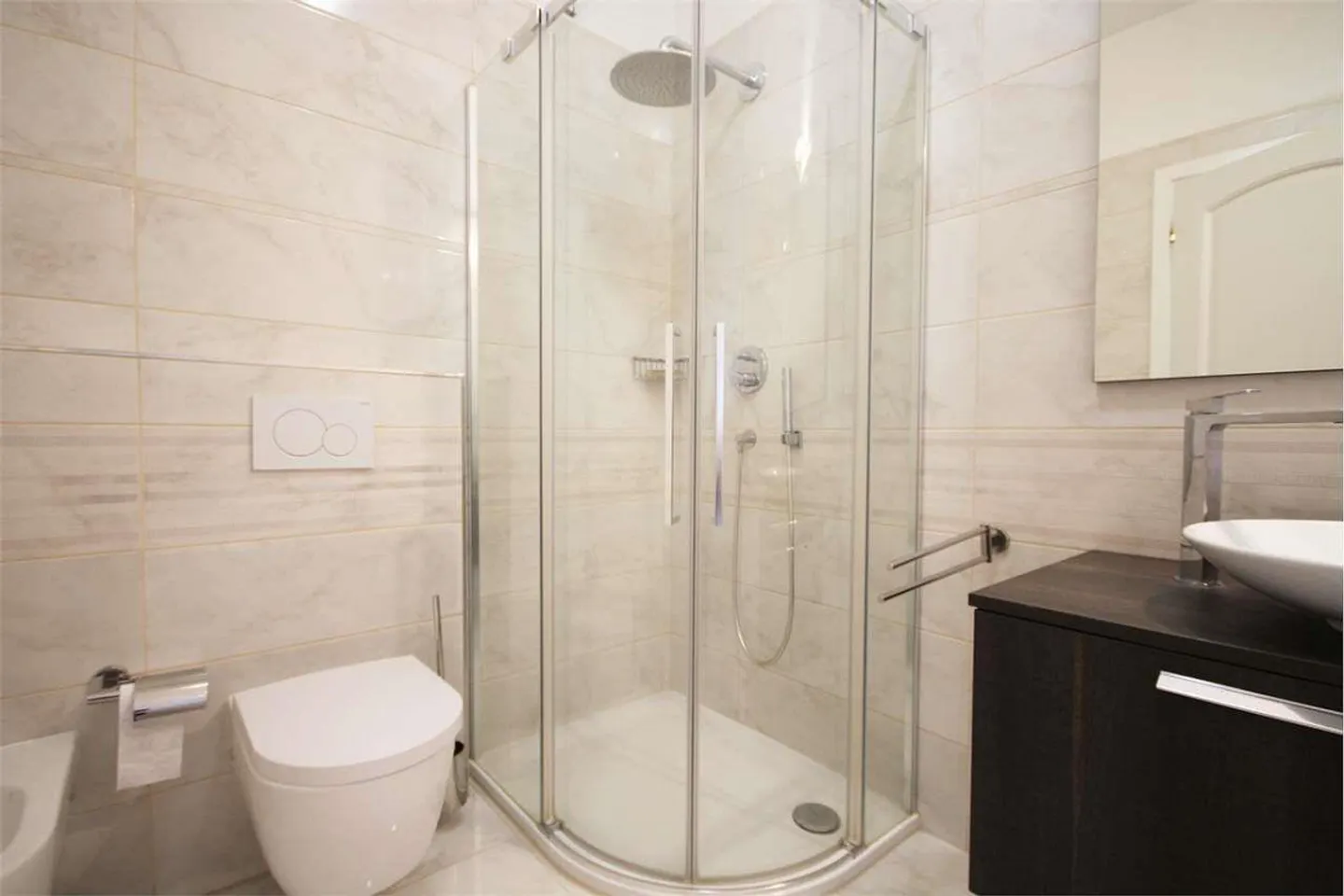 Appartement prestigieux de 5,5 pièces avec jardin - Photo 9 sur 12
