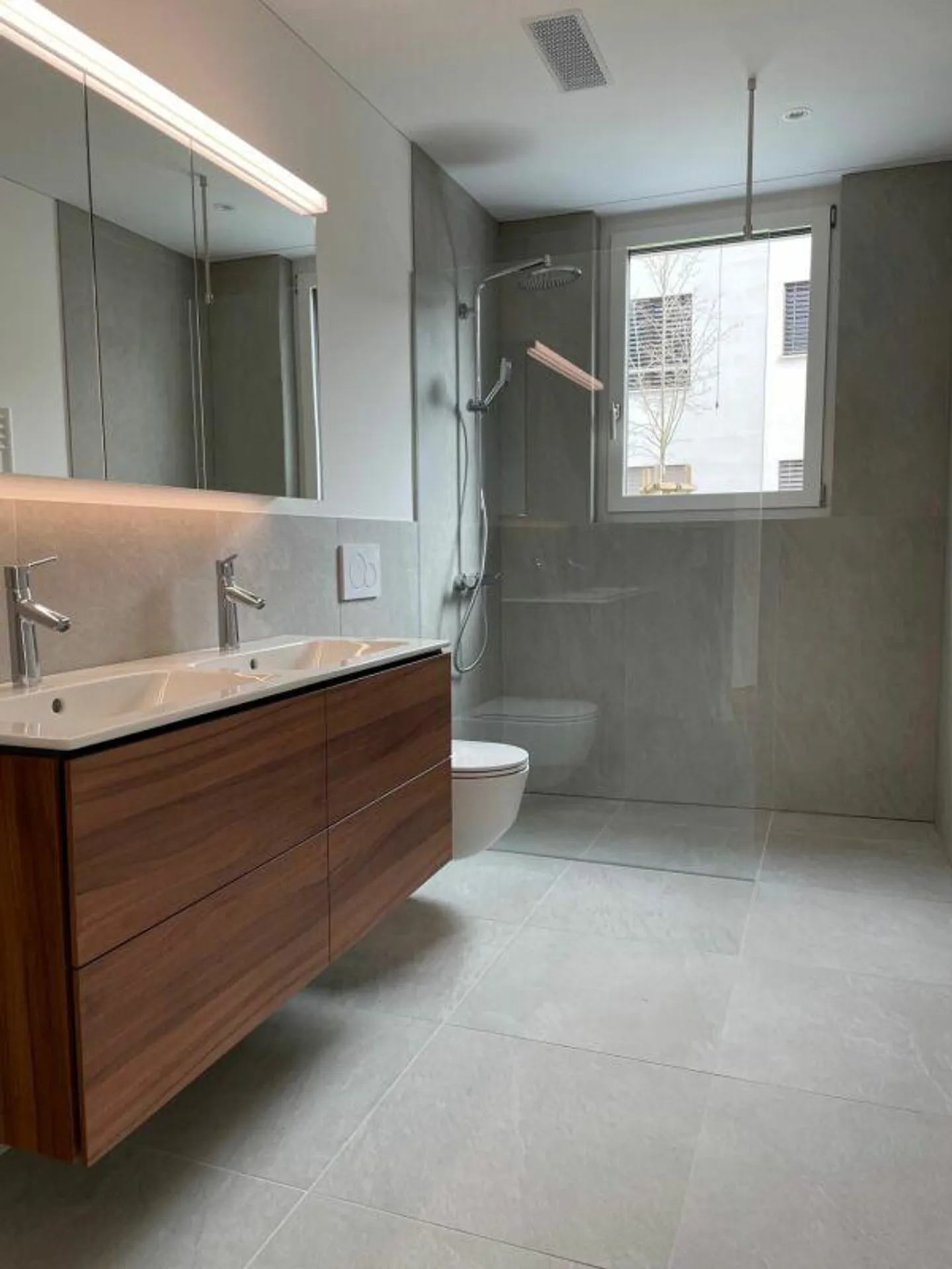 Spacious 3.5-room apartment with stunning location by the Rhine - Photo 3 of 7