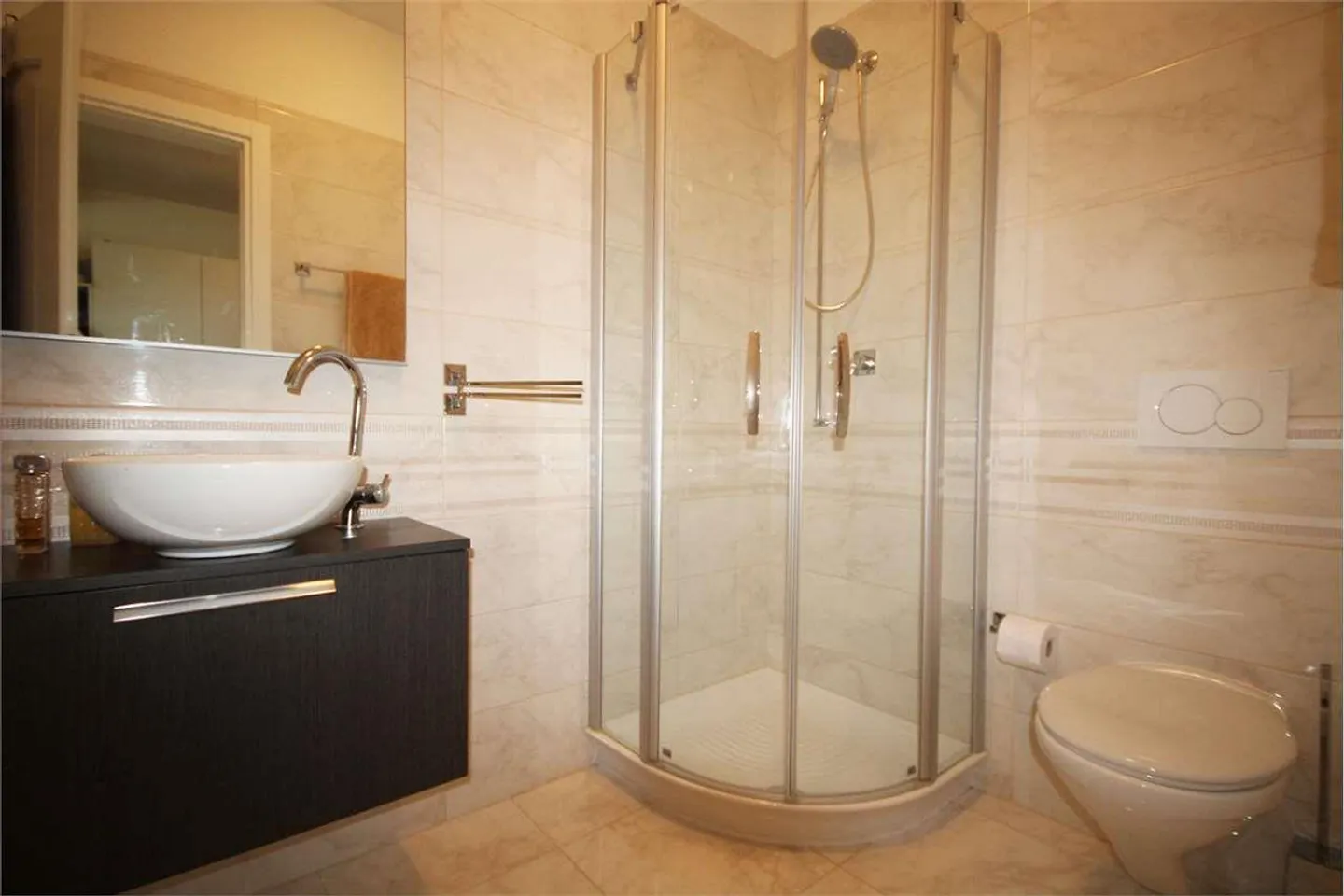 Appartement prestigieux de 5,5 pièces avec jardin - Photo 10 sur 12