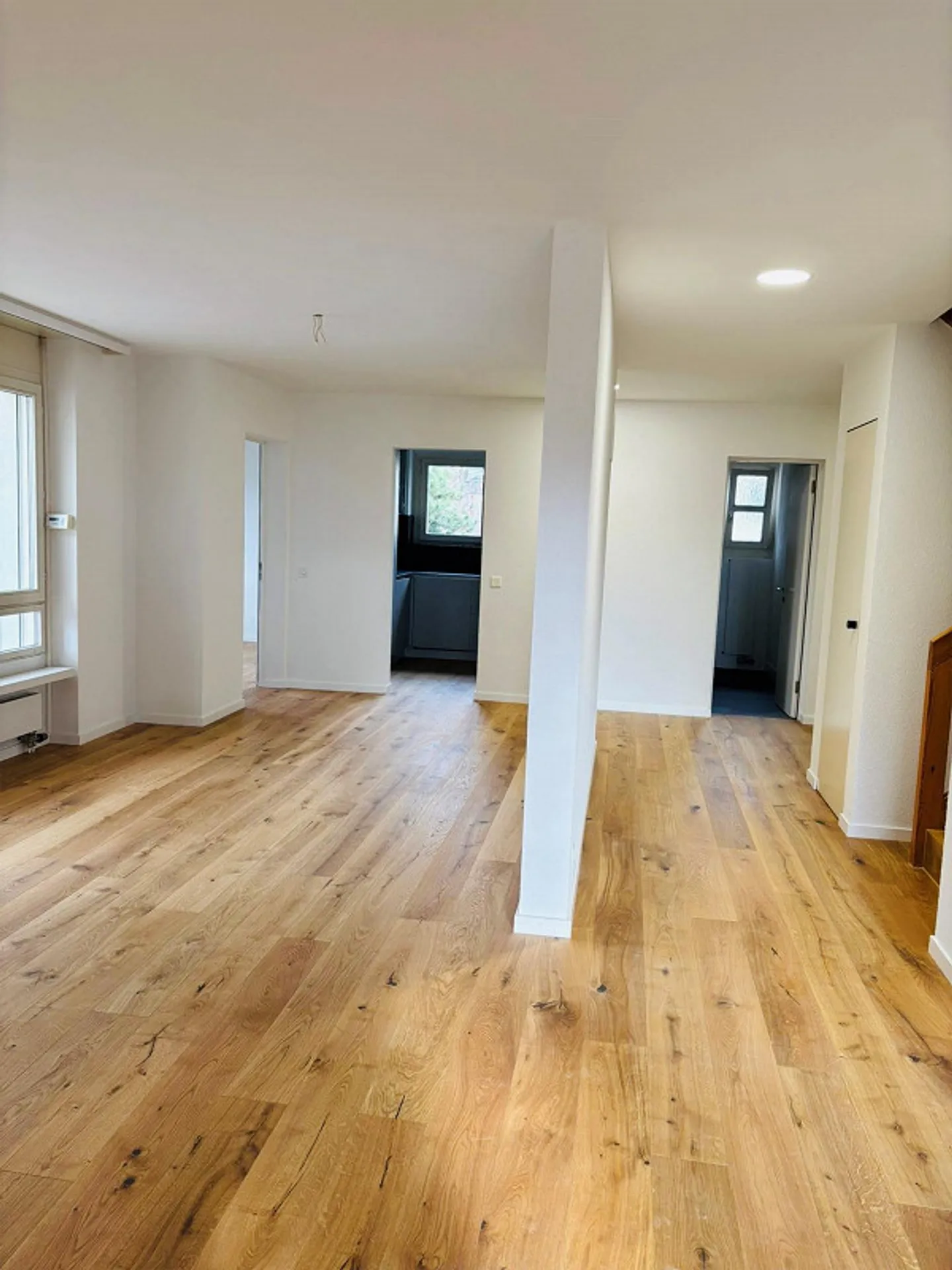 Appartamento maisonette ristrutturato di 5,5 stanze con molto spazio - Foto 4 di 15
